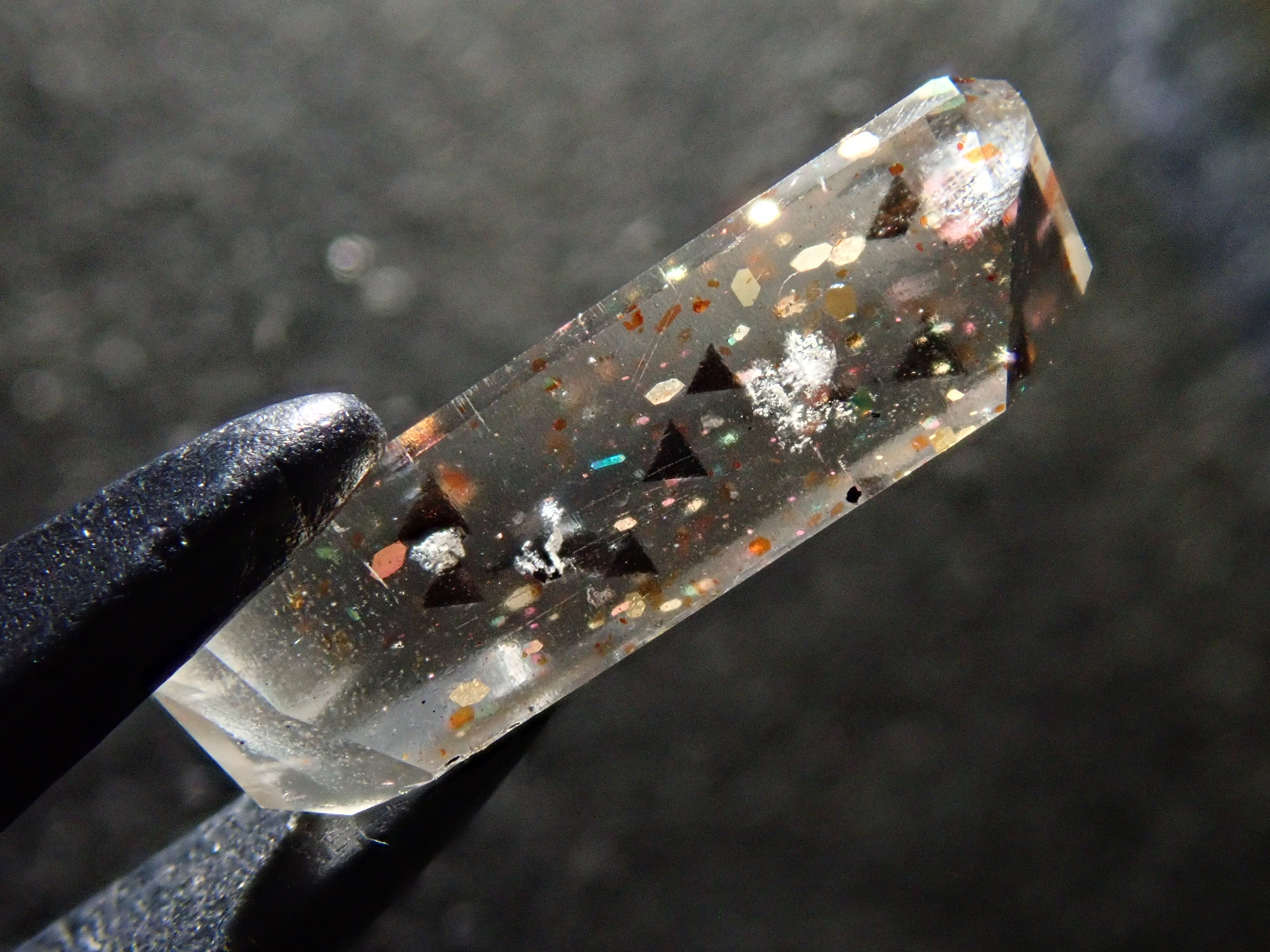 【12562050掲載】オーストラリア産レインボーラティスサンストーン 0.657ctルース