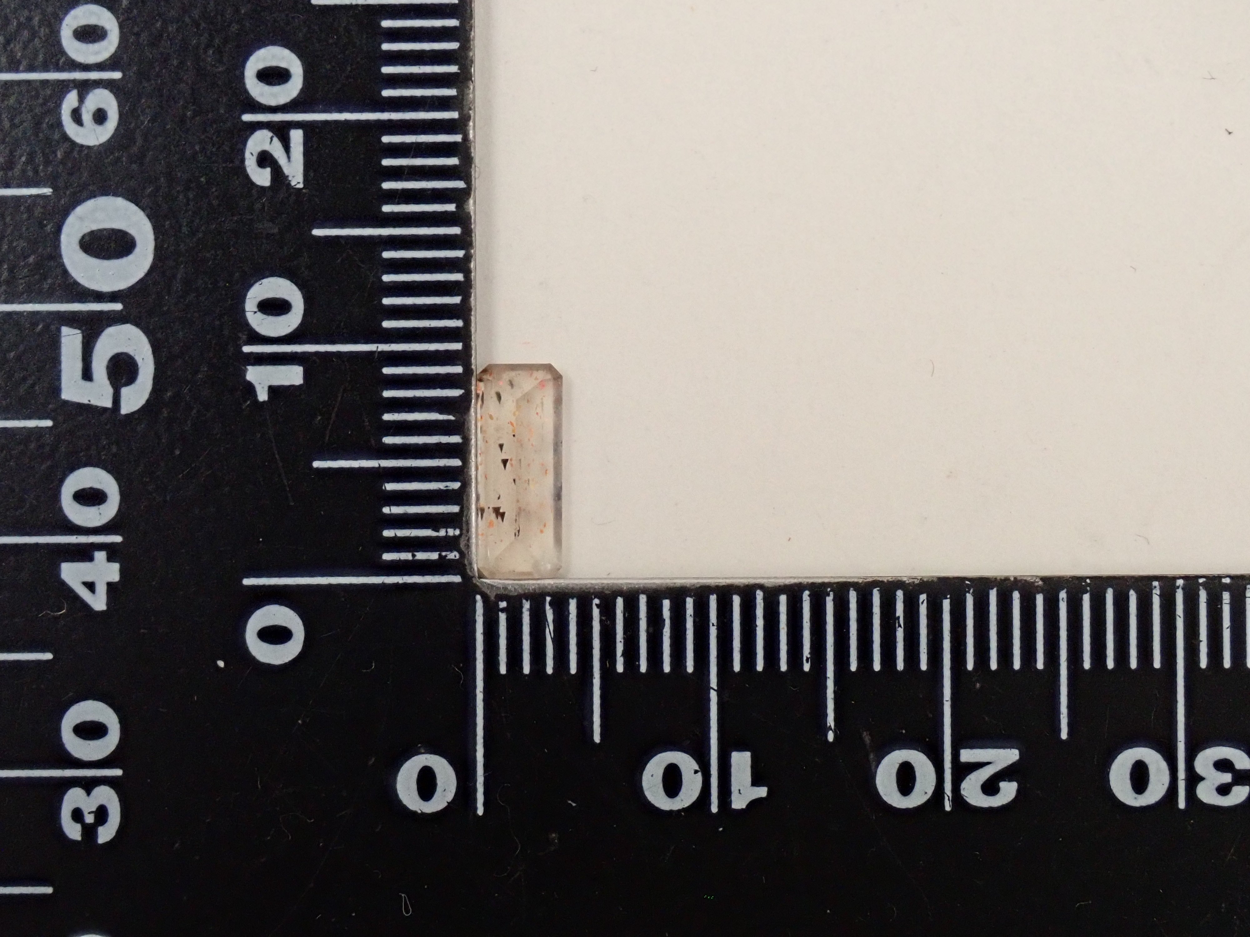 【12562050掲載】オーストラリア産レインボーラティスサンストーン 0.657ctルース