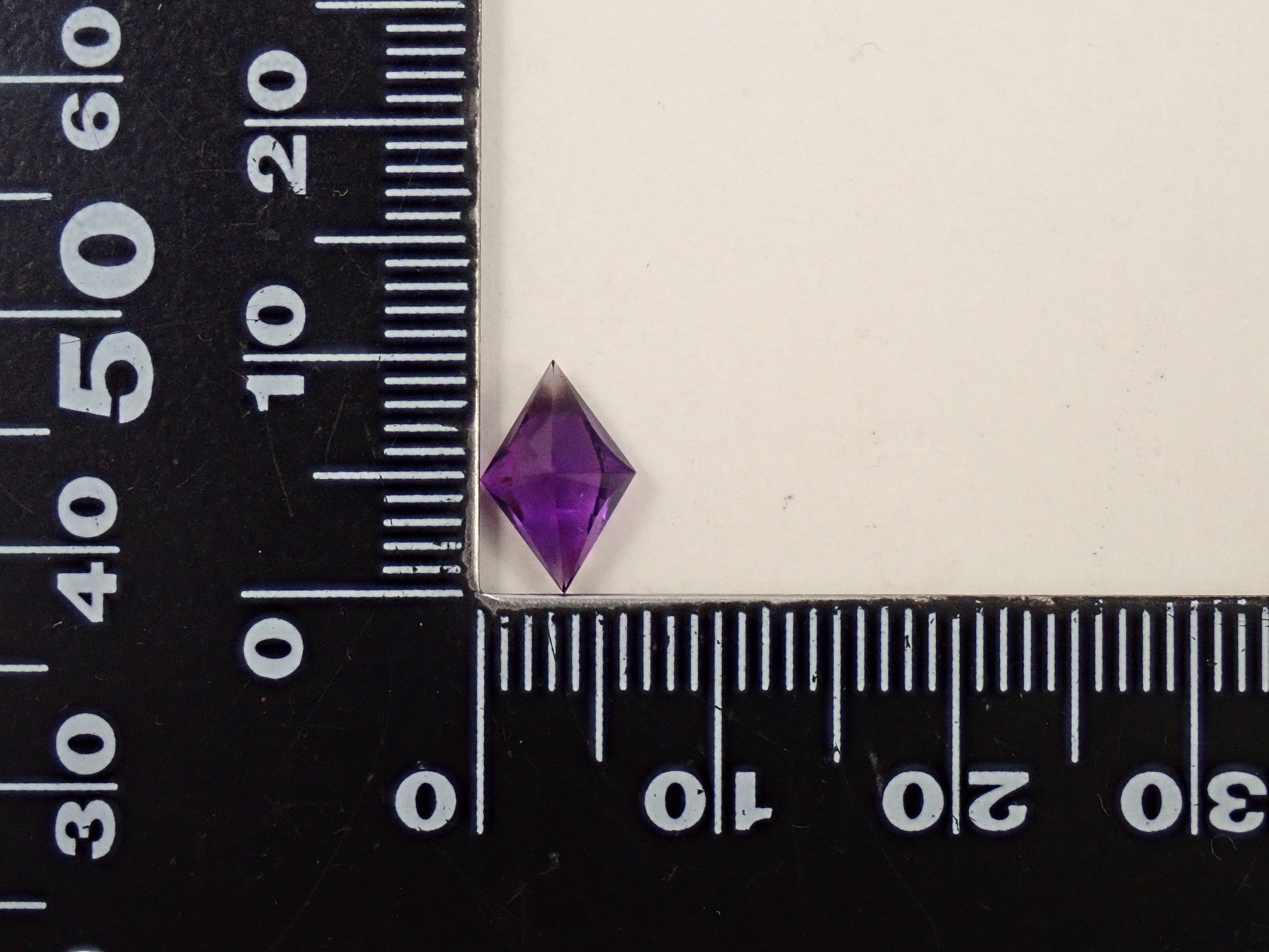 【12562111掲載】カラーシフトアメジスト 1.085ctルース