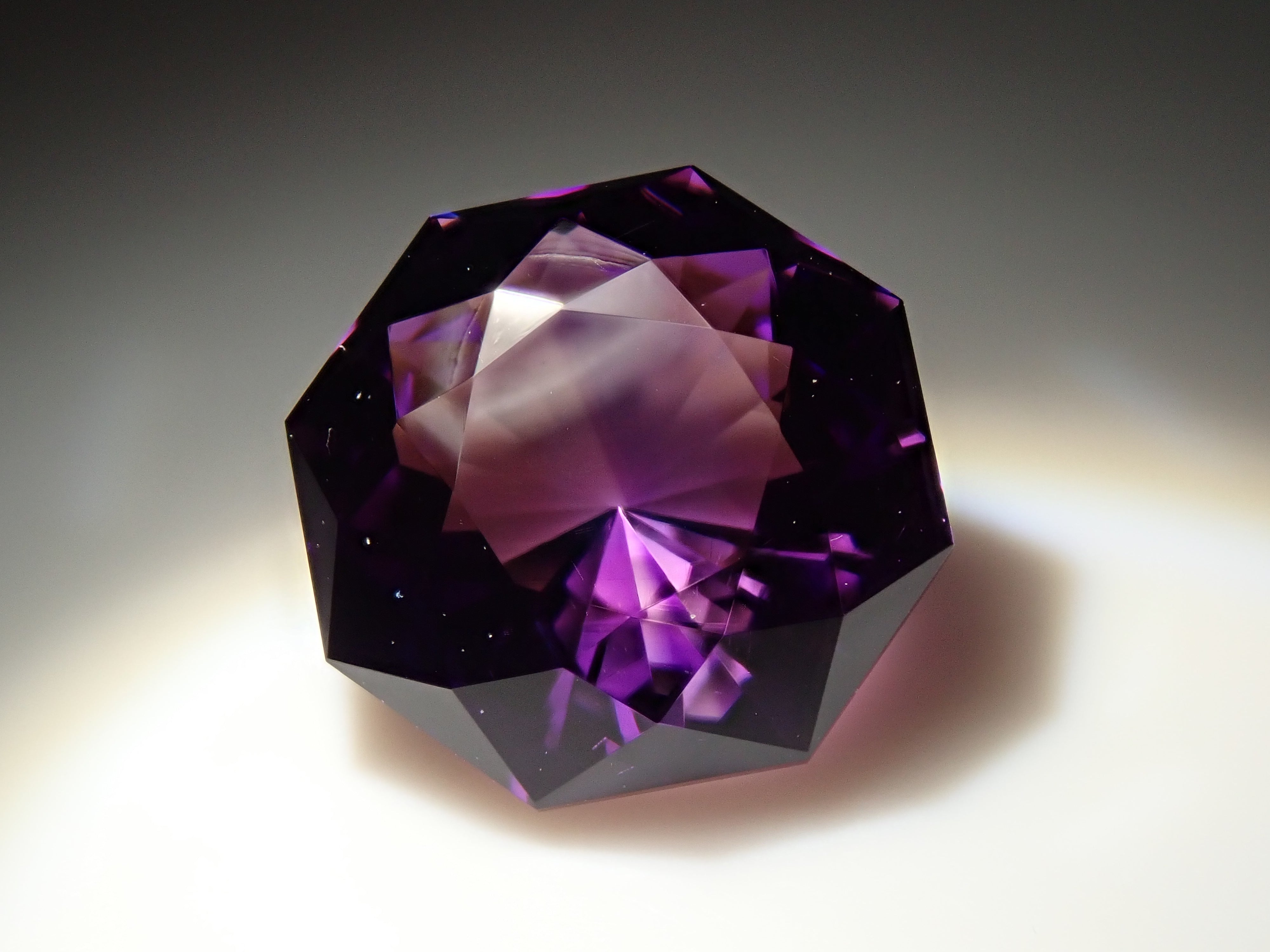 【12562113掲載】カラーシフトアメジスト 3.128ctルース