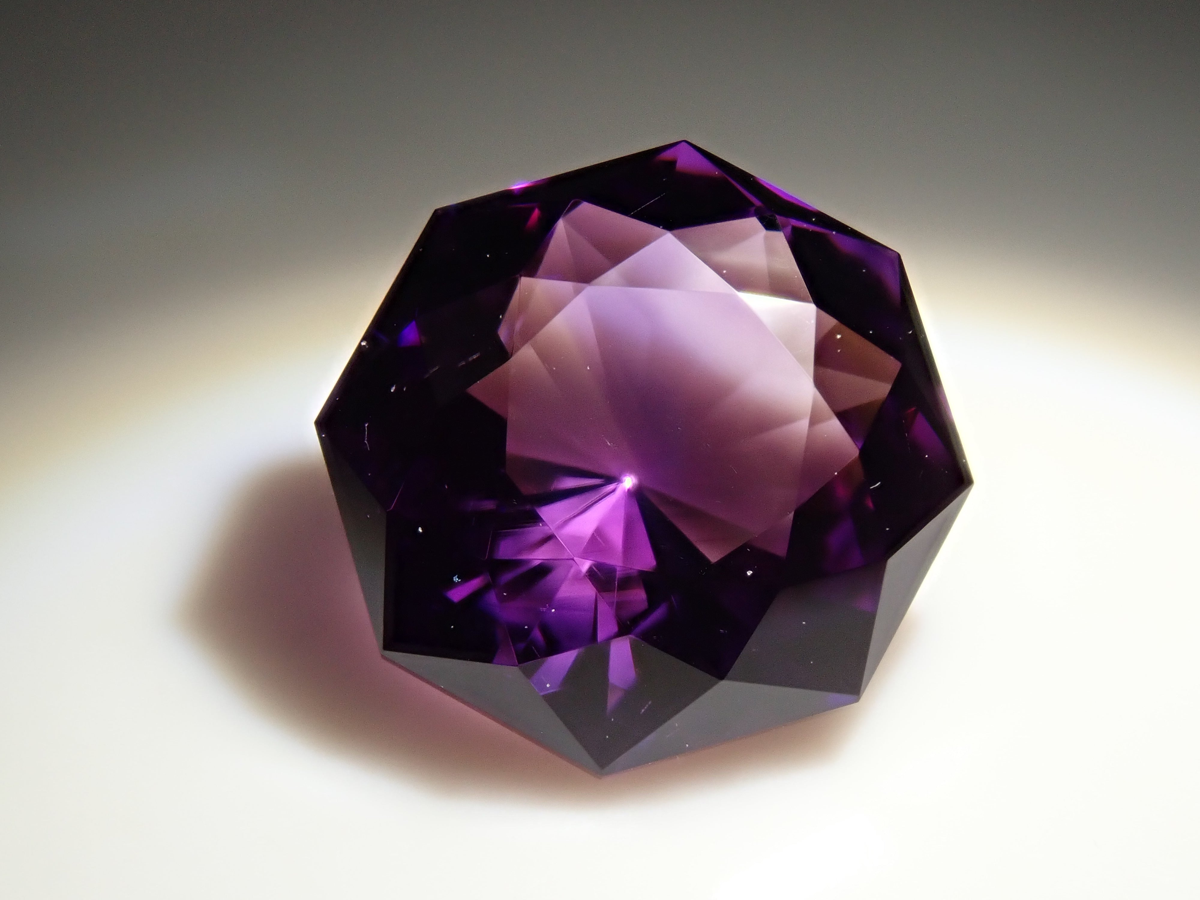 【12562113掲載】カラーシフトアメジスト 3.128ctルース