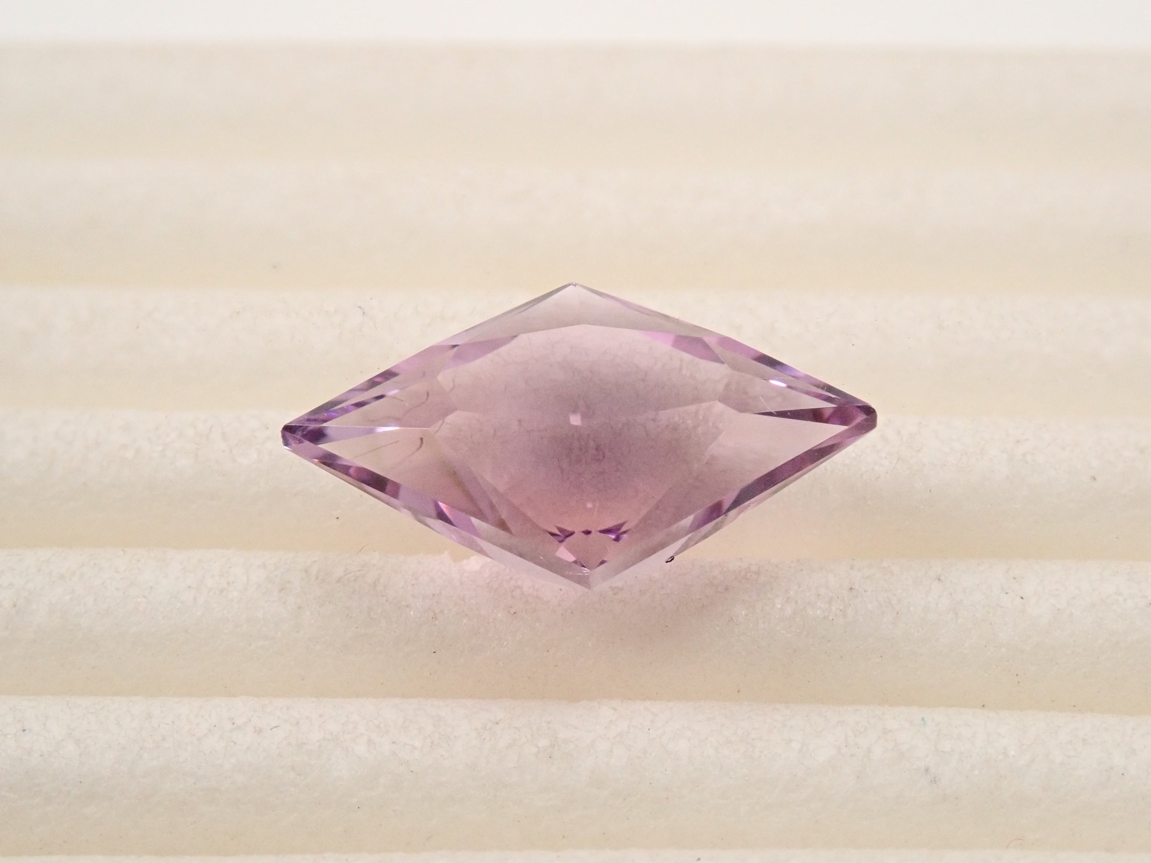 【12562115掲載】ピンクアメジスト 2.545ctルース