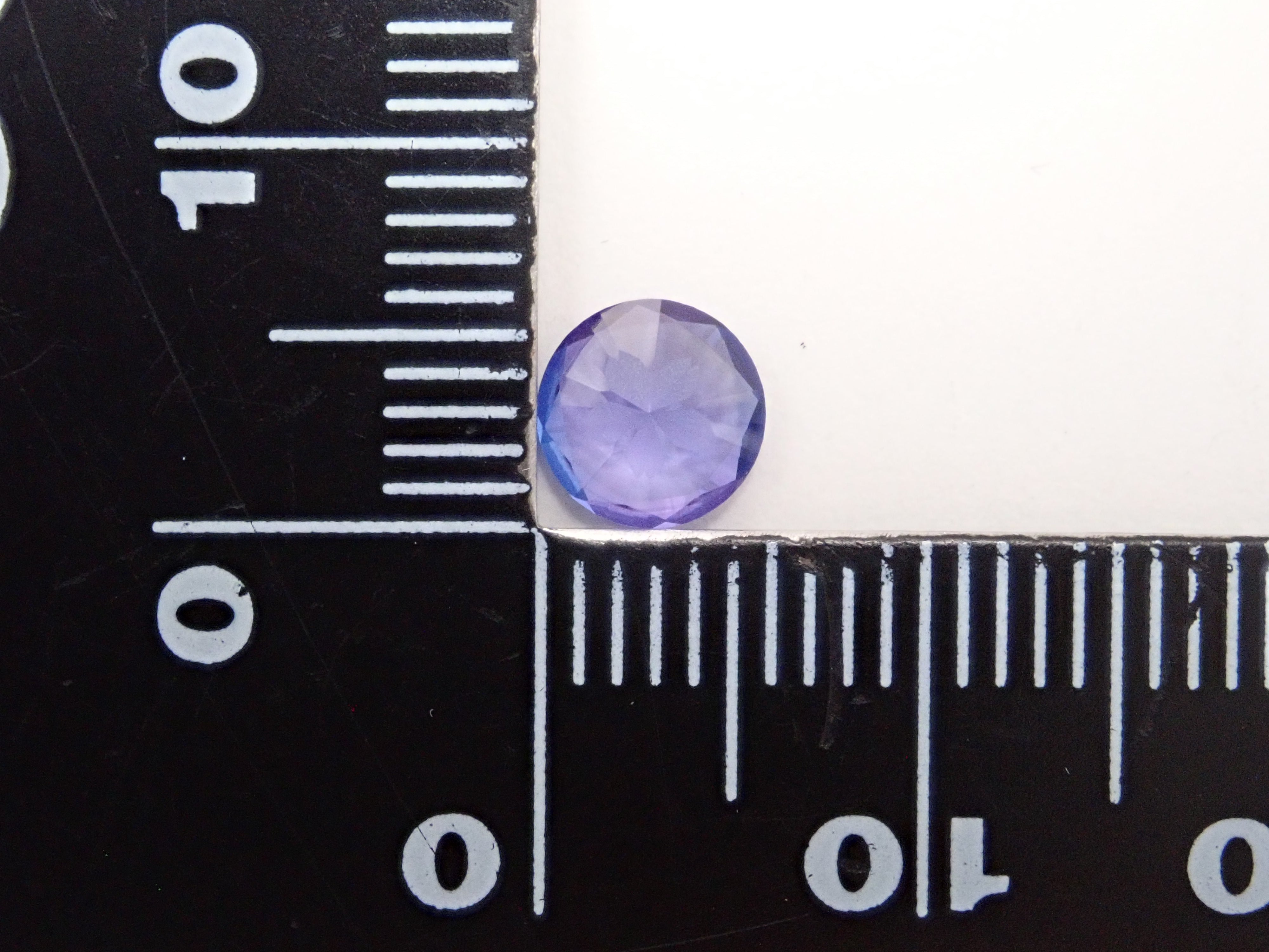 さくらインカット】タンザナイト 6.0mm/0.701ctルース