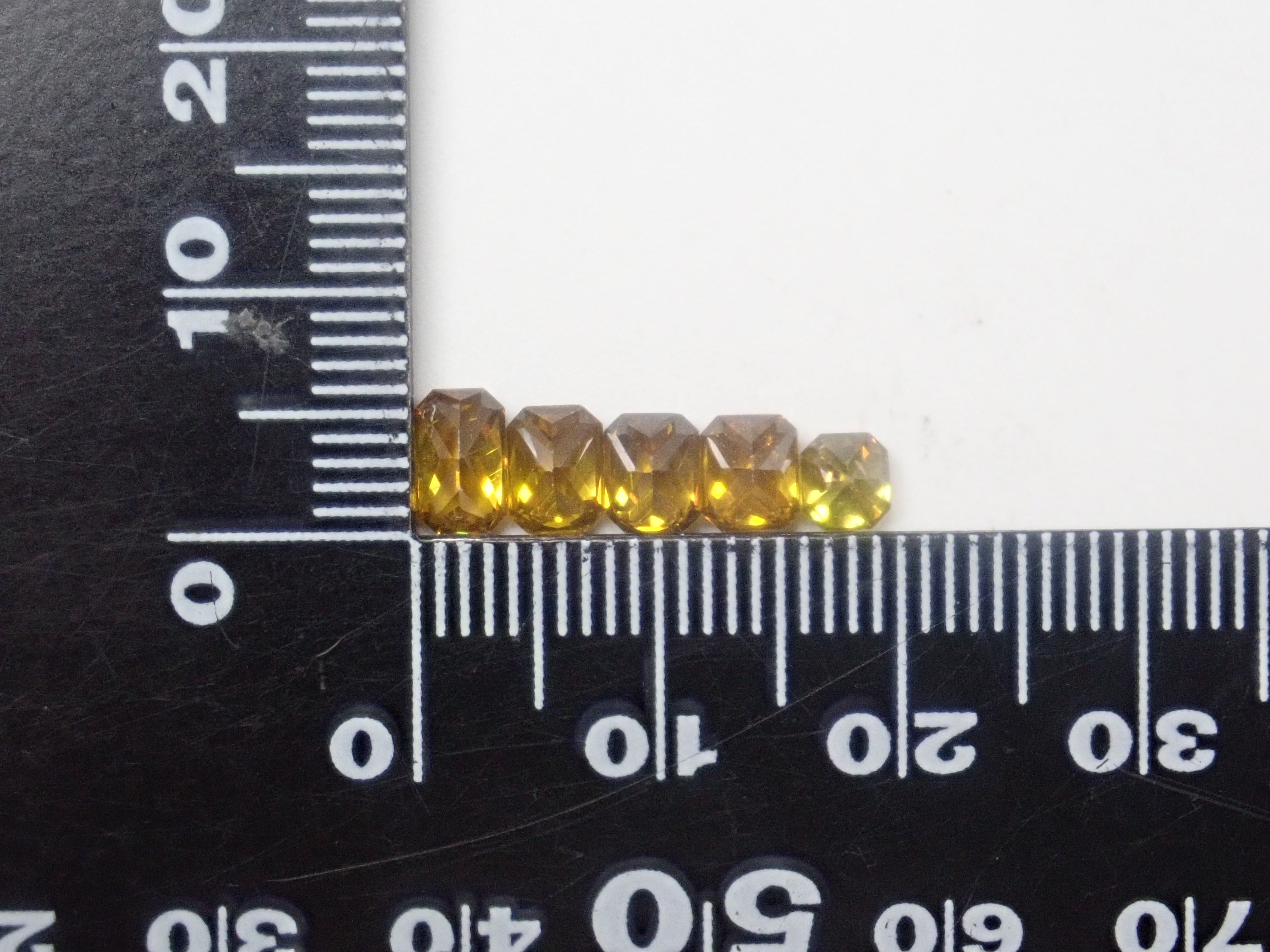 スペイン産スファレライト1石ルース（平均0.50ct）