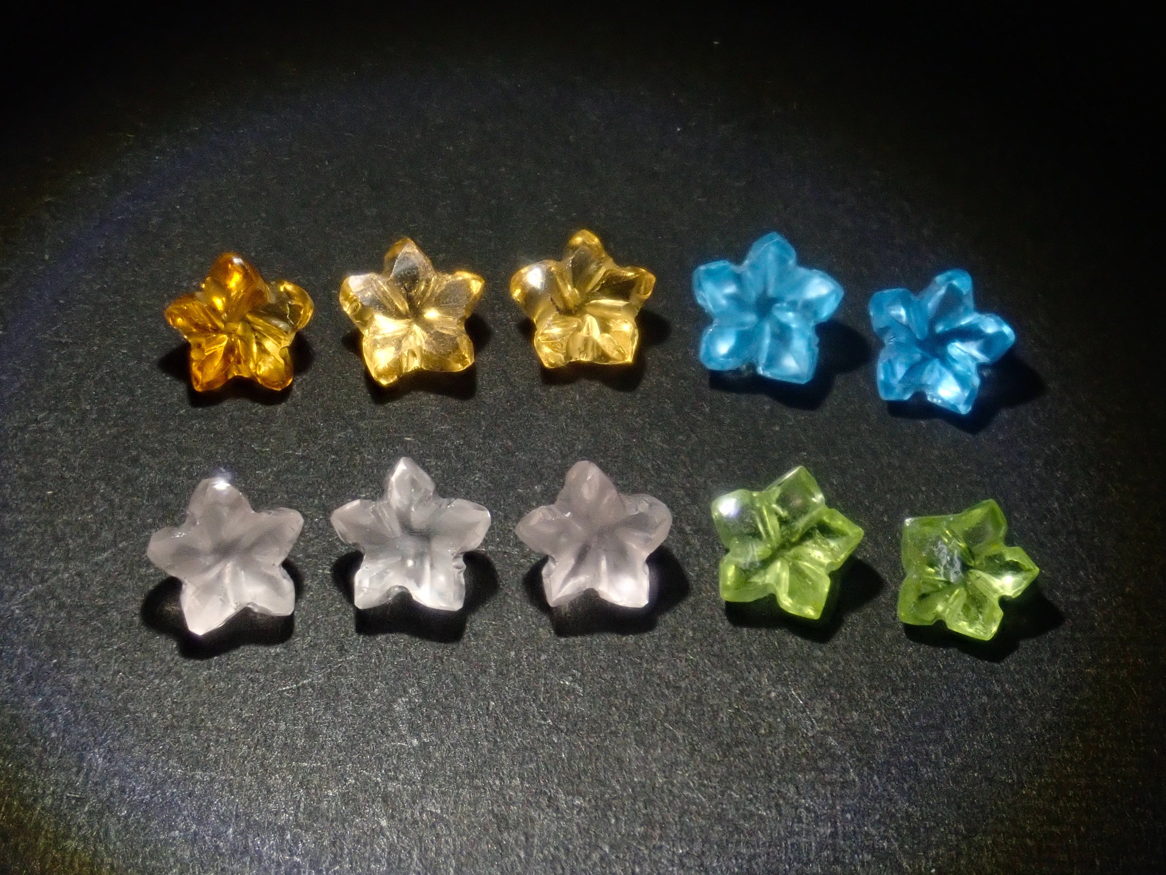 【3/28 22時販売】《限定10石》プルメリアカットのカービング（ペリドット、ブルートパーズ、シトリン、ローズクォーツ） 1石《複数購入割引有》