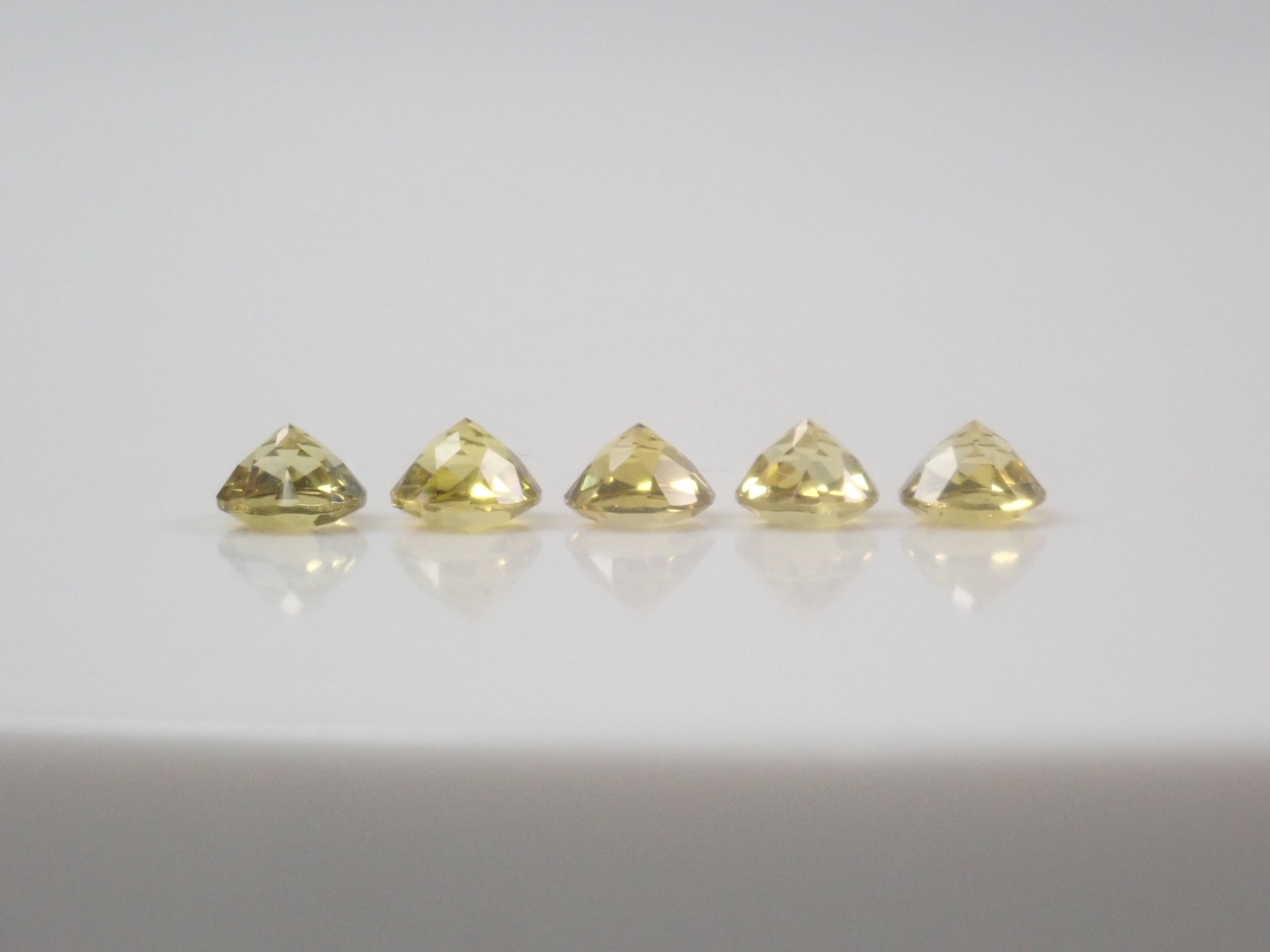 【3/29 22時販売】《限定5石》ザンビア産カナリーイエロートルマリン1石ルース（4.0mm/ラウンドカット）《複数購入割引有》　