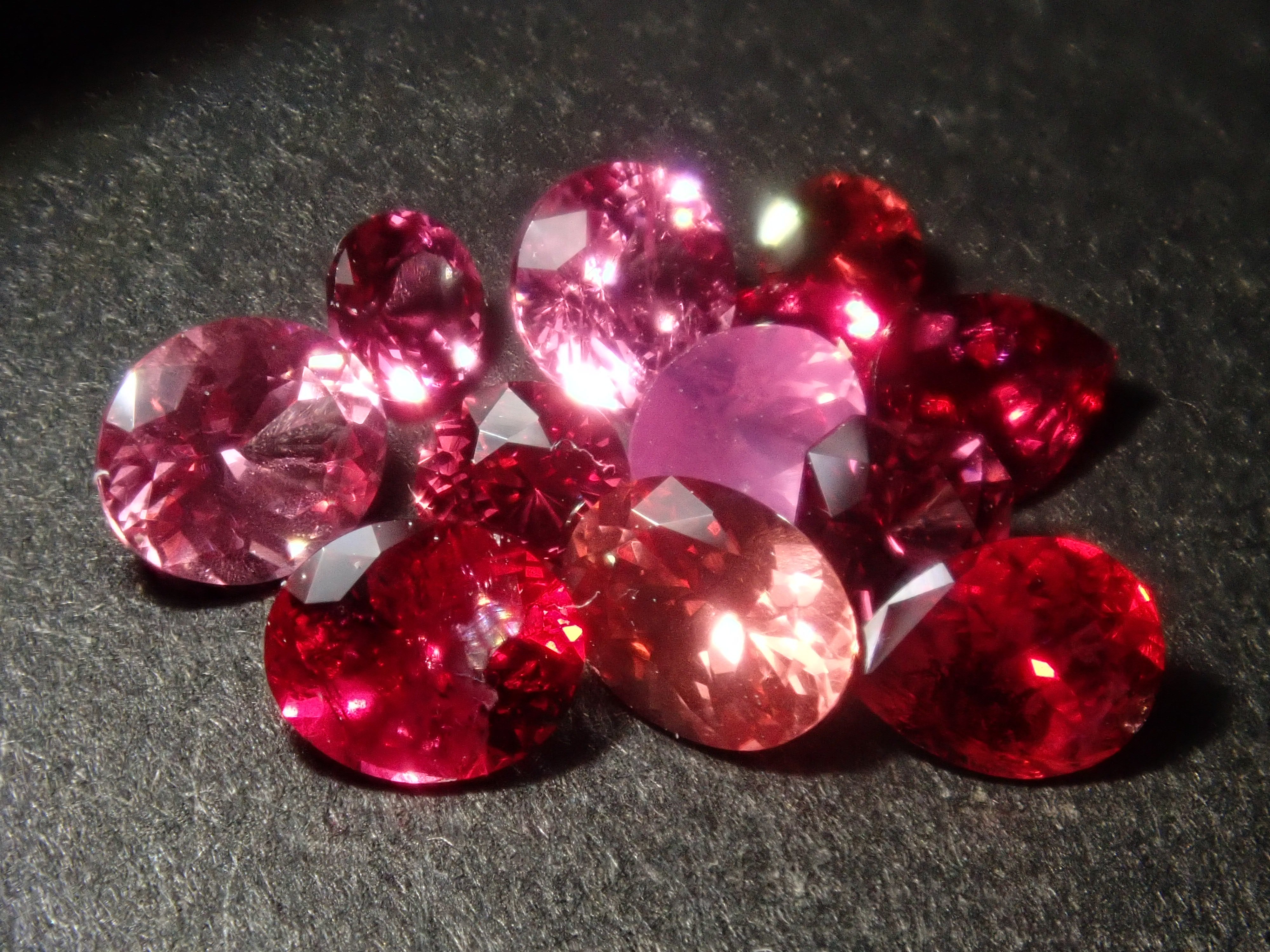 【3/29 22時販売】サンジェ氏カットのスピネル（シルキーピンク、ホットピンク、レッドスピネル、パパラチアカラーなど）1石ルース《複数購入割引有》