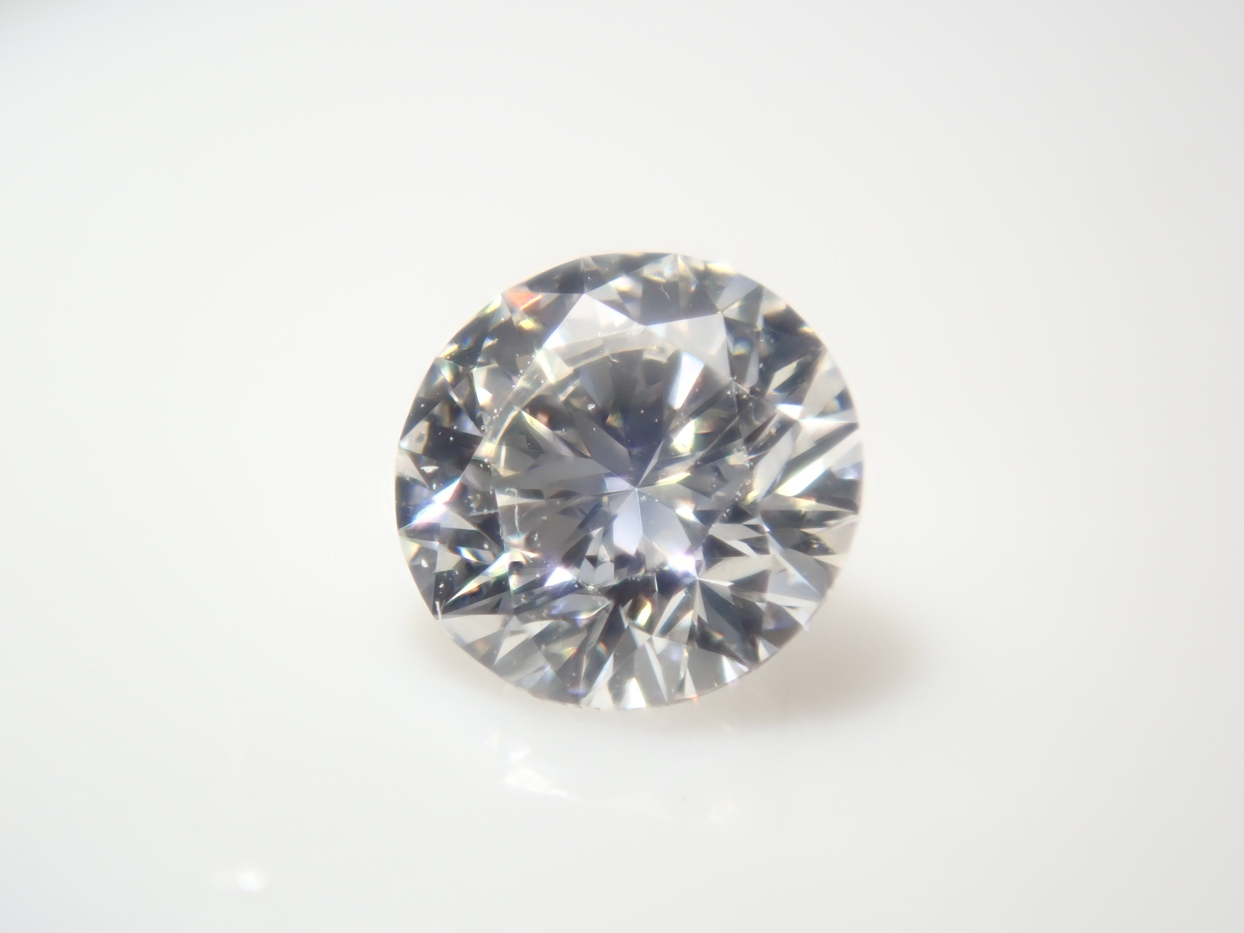 含一般售價35,800日圓，附中央寶石研究所鑑定書(F/VVS-2/EXCELLENT/H&C)的鑽石扭蛋一顆《多件購買享折扣》