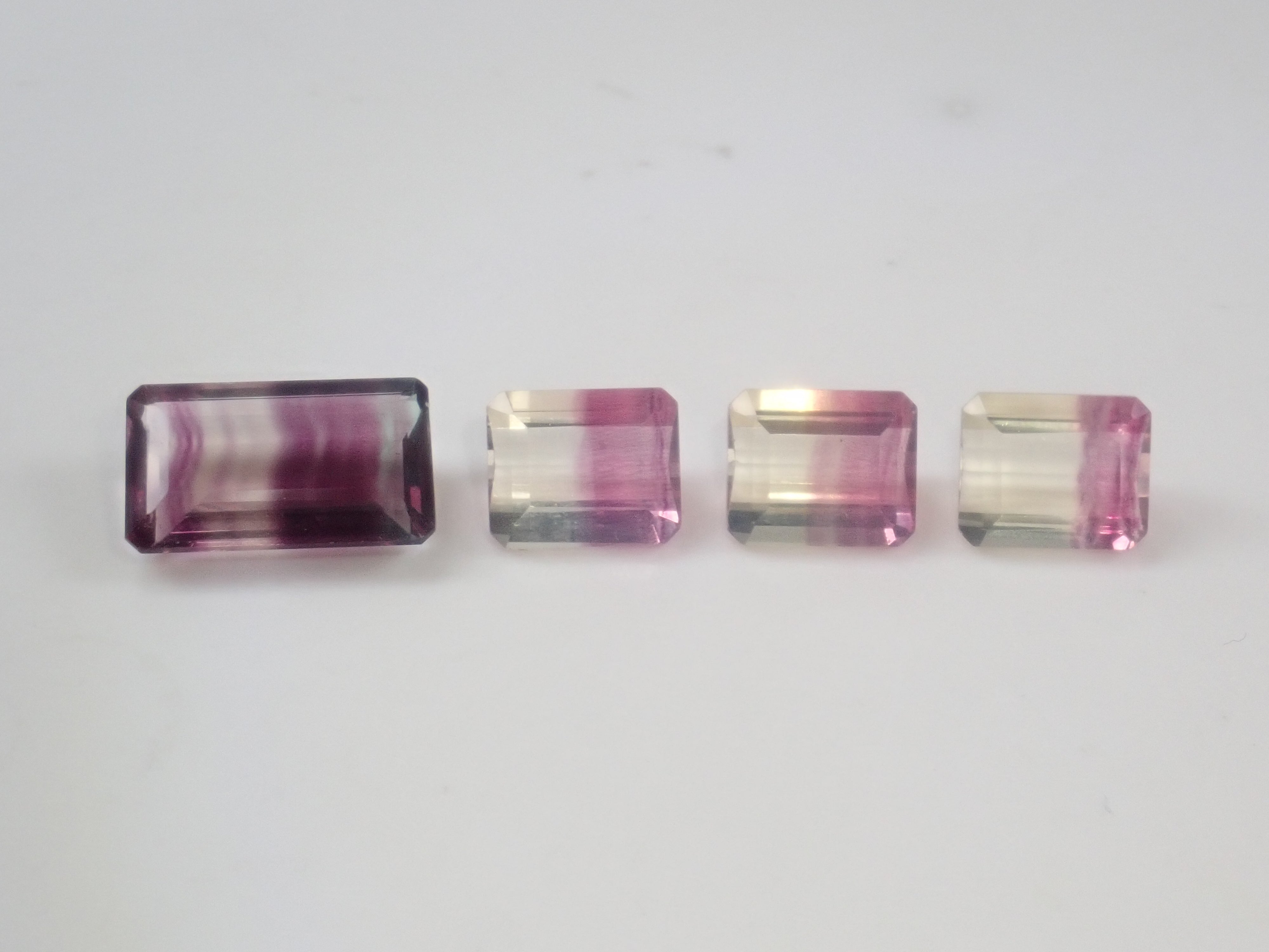 《Limited to 15 Stones》Fluorite Gacha including 2 Koshu-Kiseki-Kiriko stones (normally 49,800 yen) with 1 CC fluorite stone as a bonus《Multiple Purchase Discount Available》
