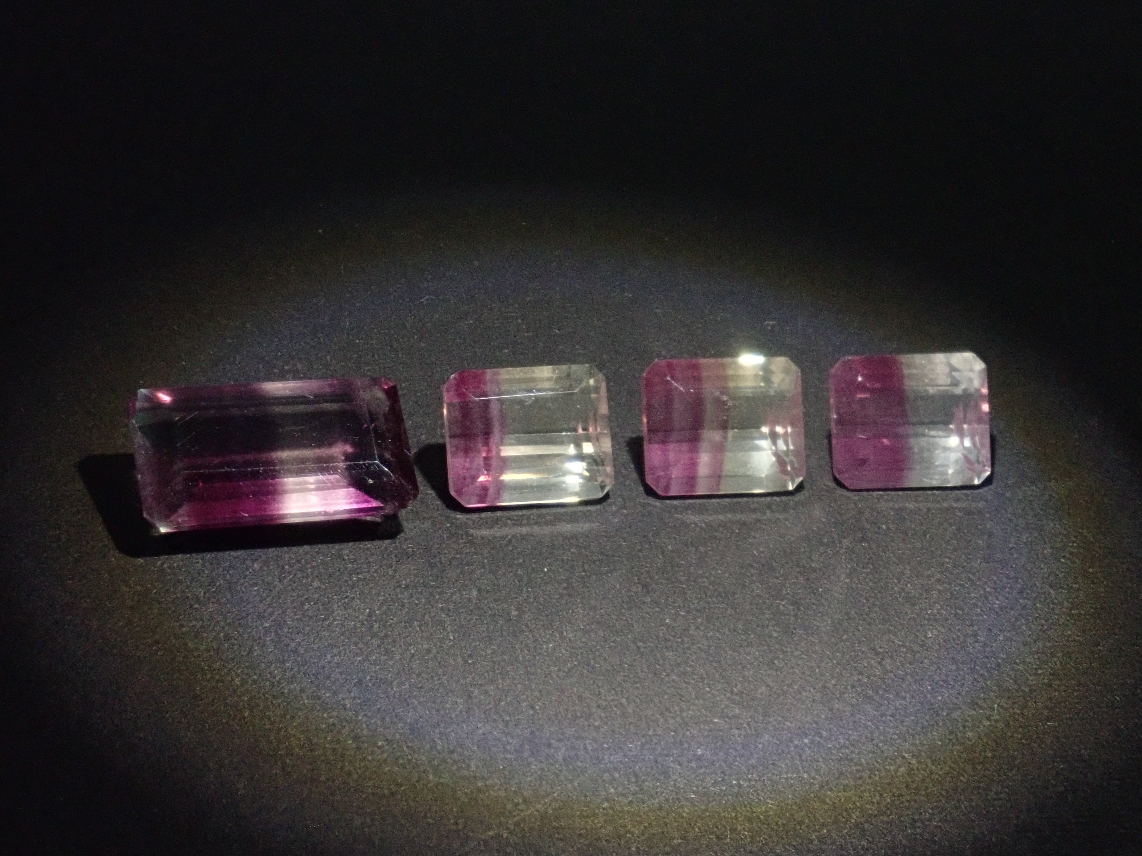 《Limited to 15 Stones》Fluorite Gacha including 2 Koshu-Kiseki-Kiriko stones (normally 49,800 yen) with 1 CC fluorite stone as a bonus《Multiple Purchase Discount Available》
