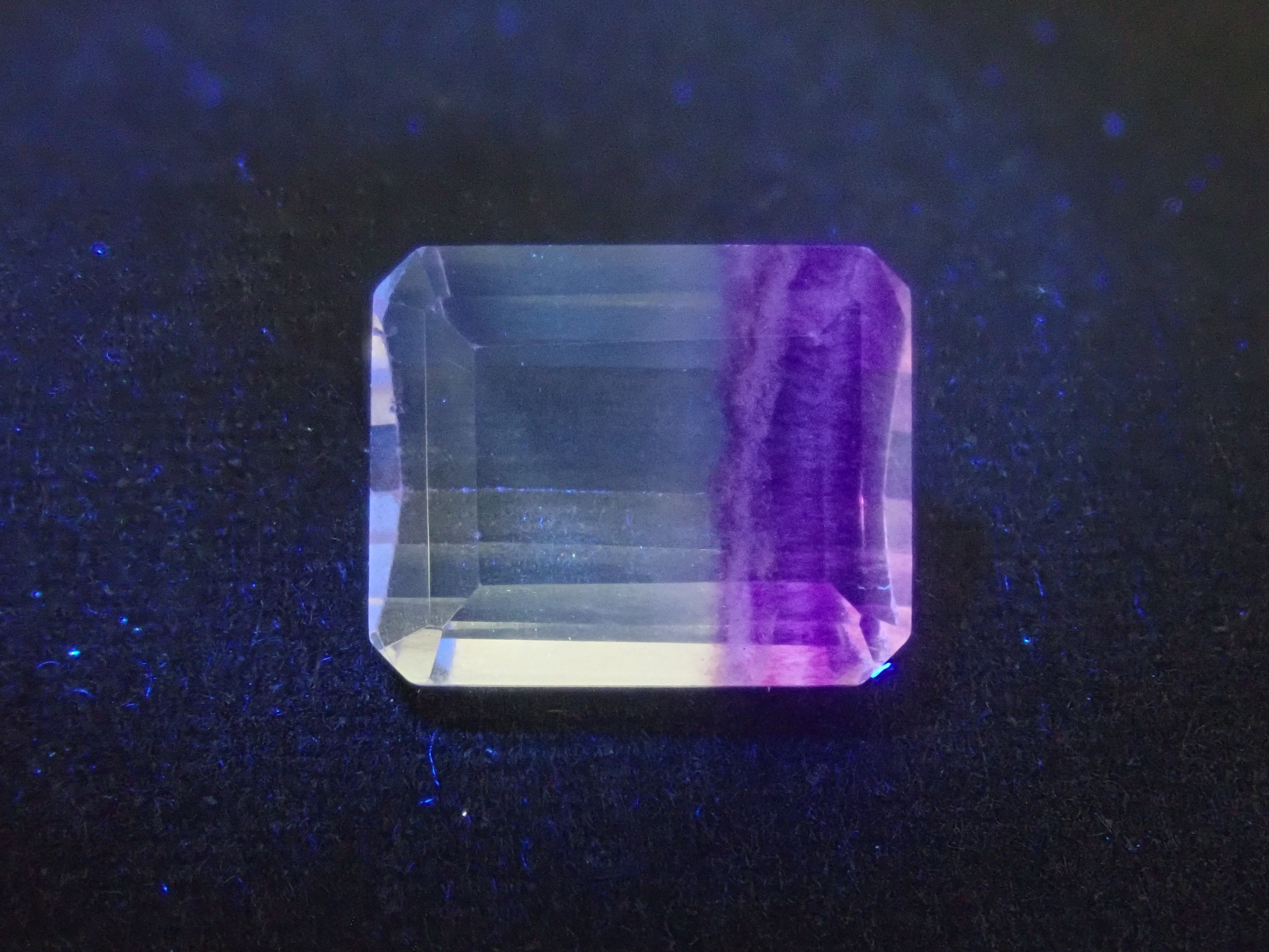 《Limited to 15 Stones》Fluorite Gacha including 2 Koshu-Kiseki-Kiriko stones (normally 49,800 yen) with 1 CC fluorite stone as a bonus《Multiple Purchase Discount Available》