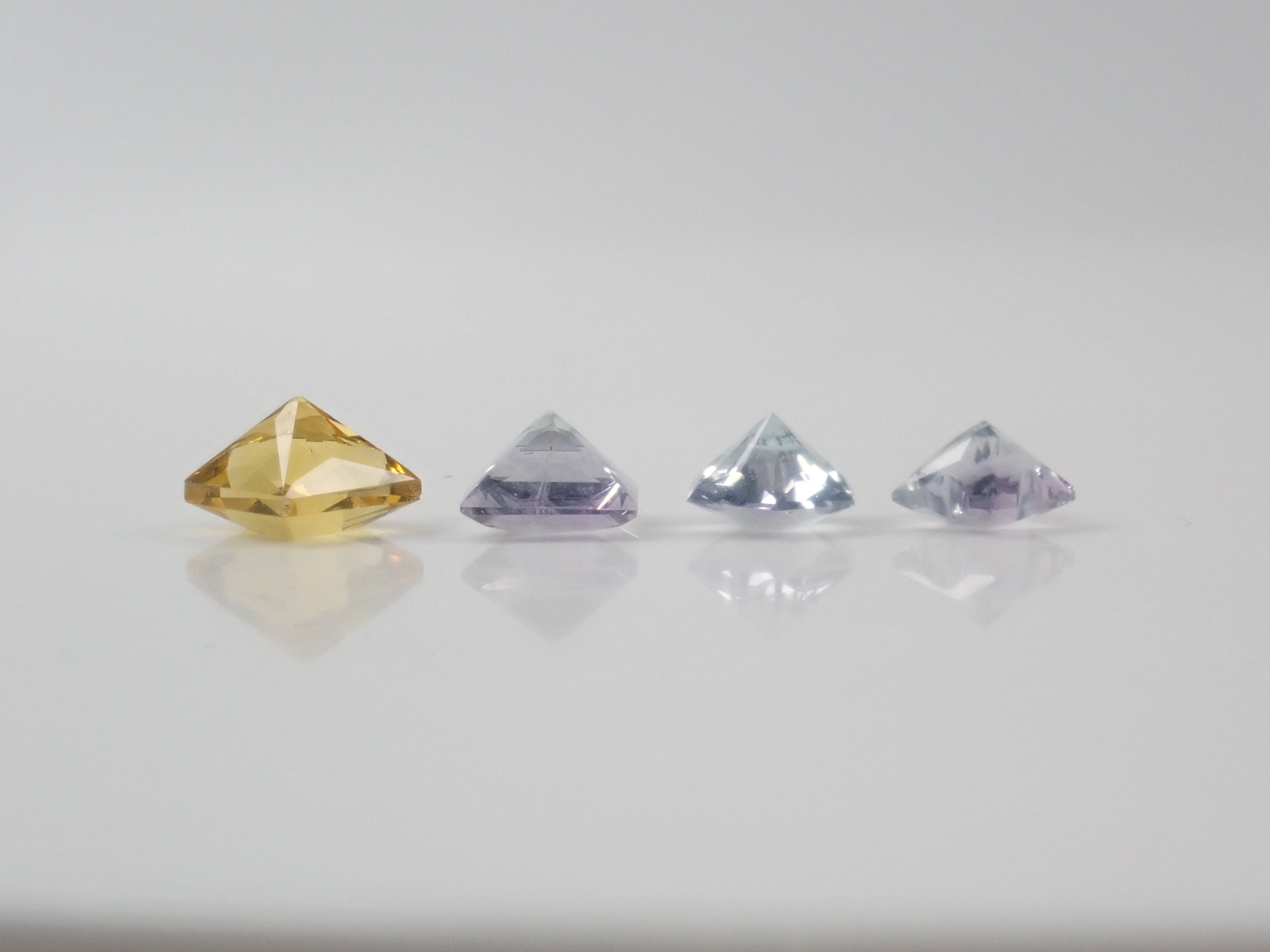 《Limited to 15 Stones》Fluorite Gacha including 2 Koshu-Kiseki-Kiriko stones (normally 49,800 yen) with 1 CC fluorite stone as a bonus《Multiple Purchase Discount Available》