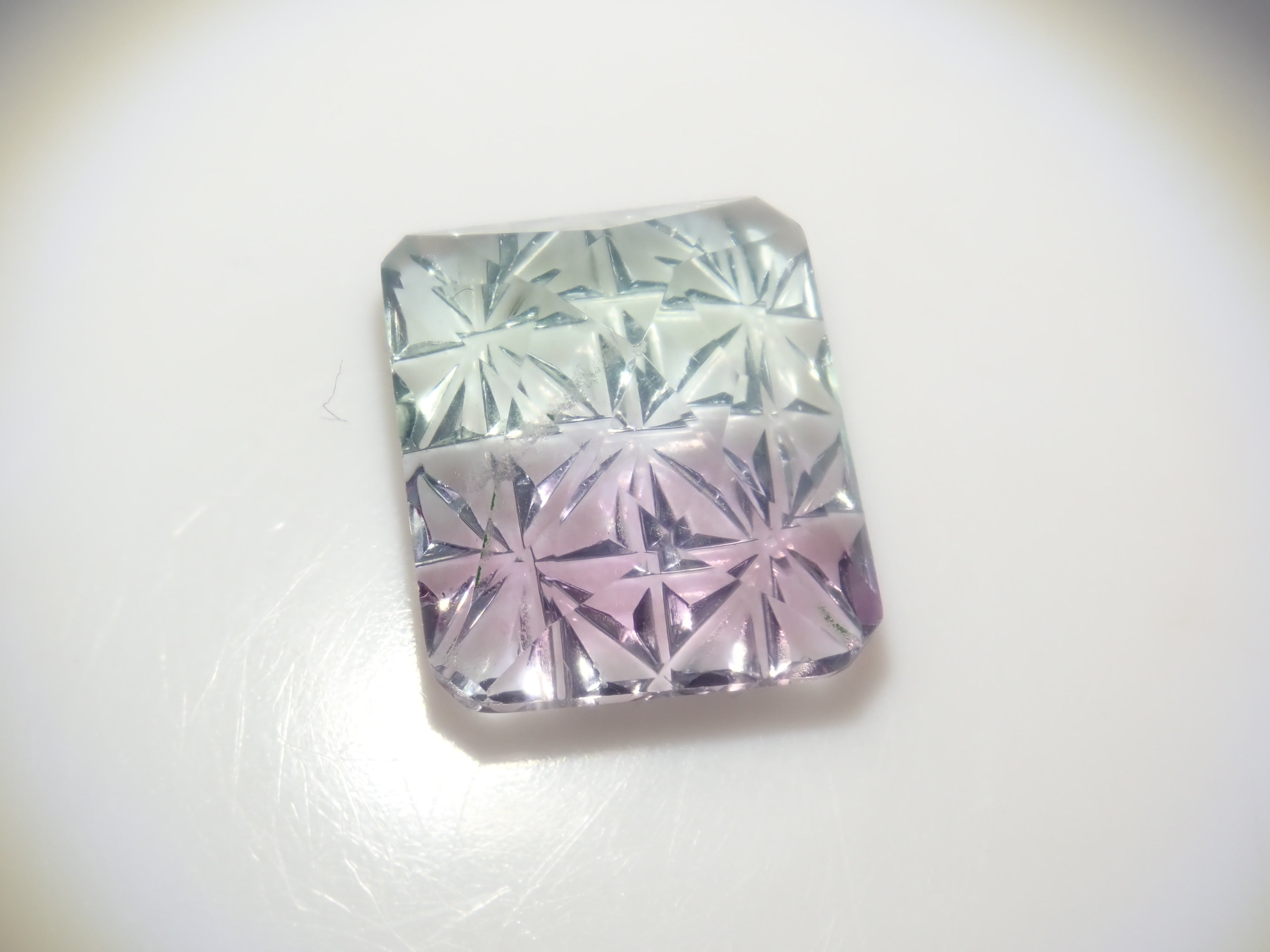 《Limited to 15 Stones》Fluorite Gacha including 2 Koshu-Kiseki-Kiriko stones (normally 49,800 yen) with 1 CC fluorite stone as a bonus《Multiple Purchase Discount Available》