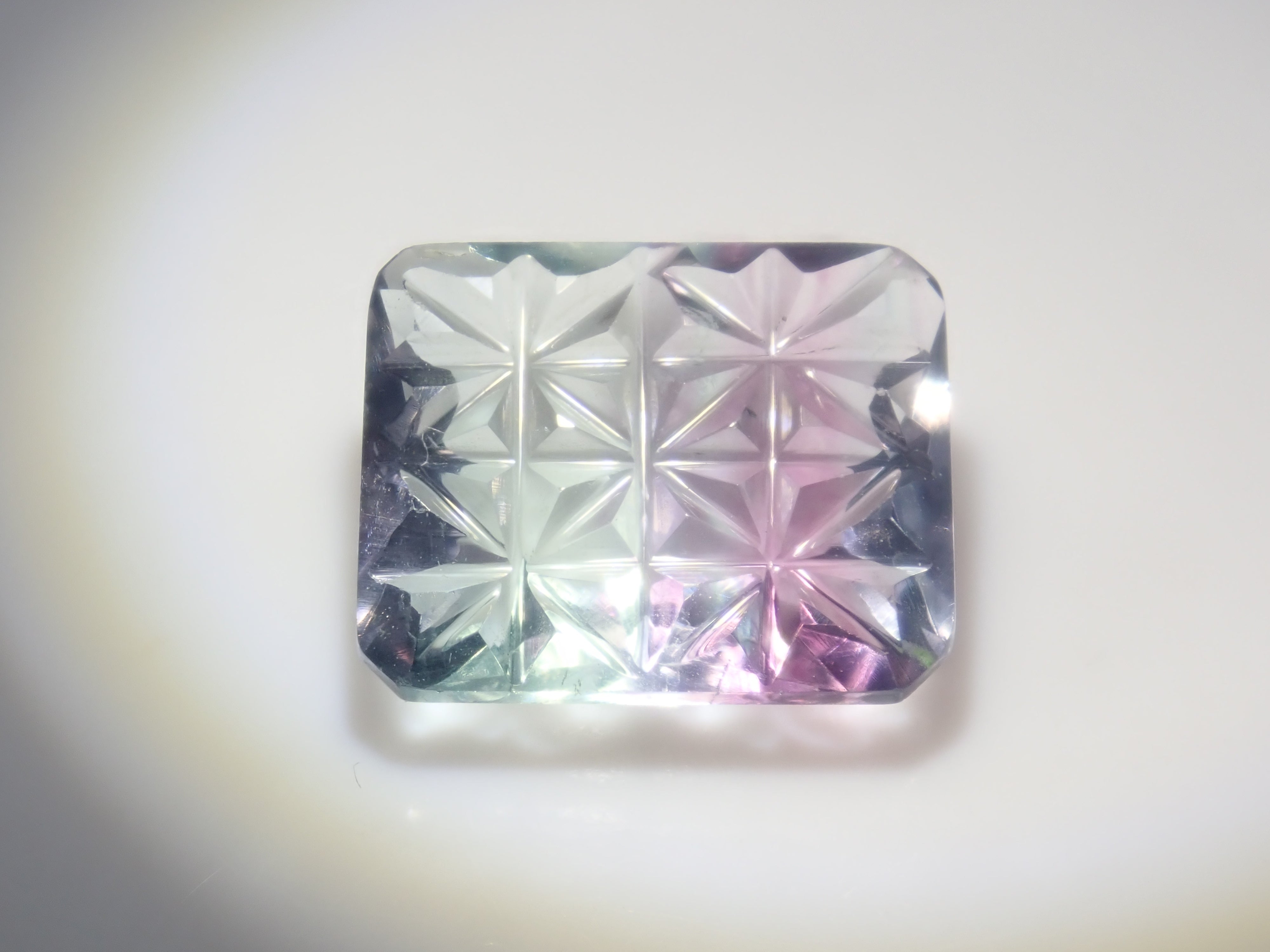 《Limited to 15 Stones》Fluorite Gacha including 2 Koshu-Kiseki-Kiriko stones (normally 49,800 yen) with 1 CC fluorite stone as a bonus《Multiple Purchase Discount Available》
