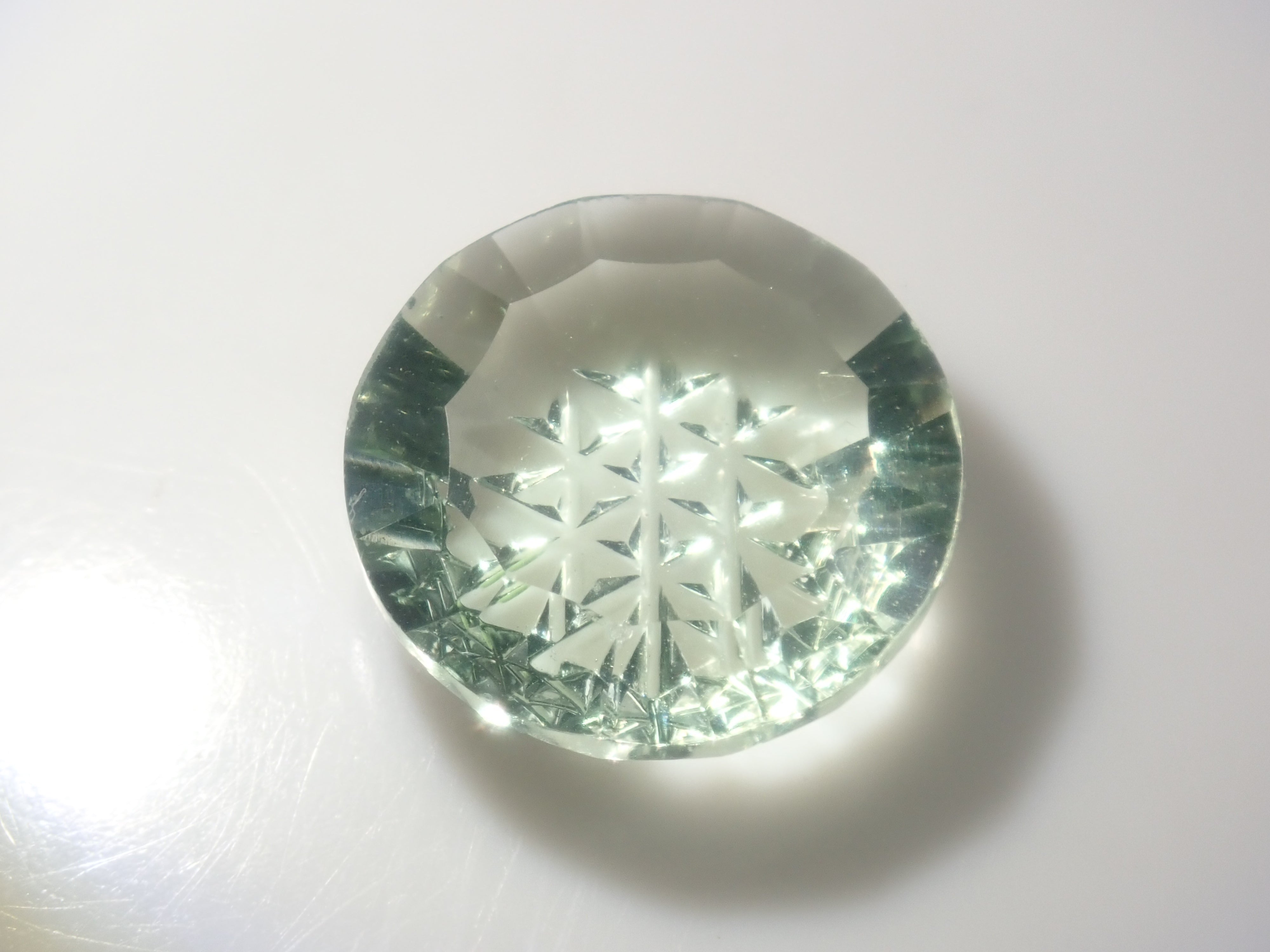 《Limited to 15 Stones》Fluorite Gacha including 2 Koshu-Kiseki-Kiriko stones (normally 49,800 yen) with 1 CC fluorite stone as a bonus《Multiple Purchase Discount Available》