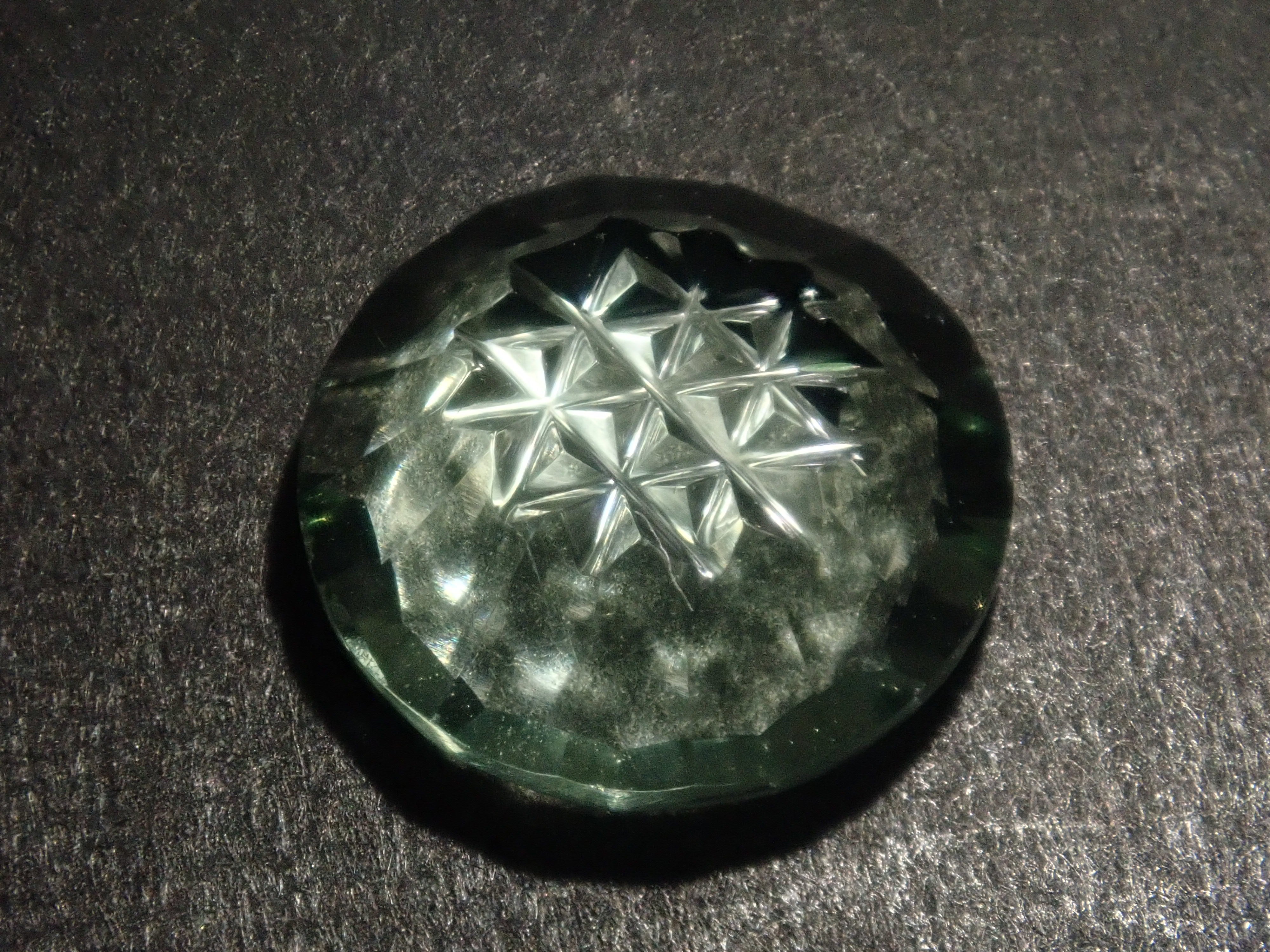 《Limited to 15 Stones》Fluorite Gacha including 2 Koshu-Kiseki-Kiriko stones (normally 49,800 yen) with 1 CC fluorite stone as a bonus《Multiple Purchase Discount Available》