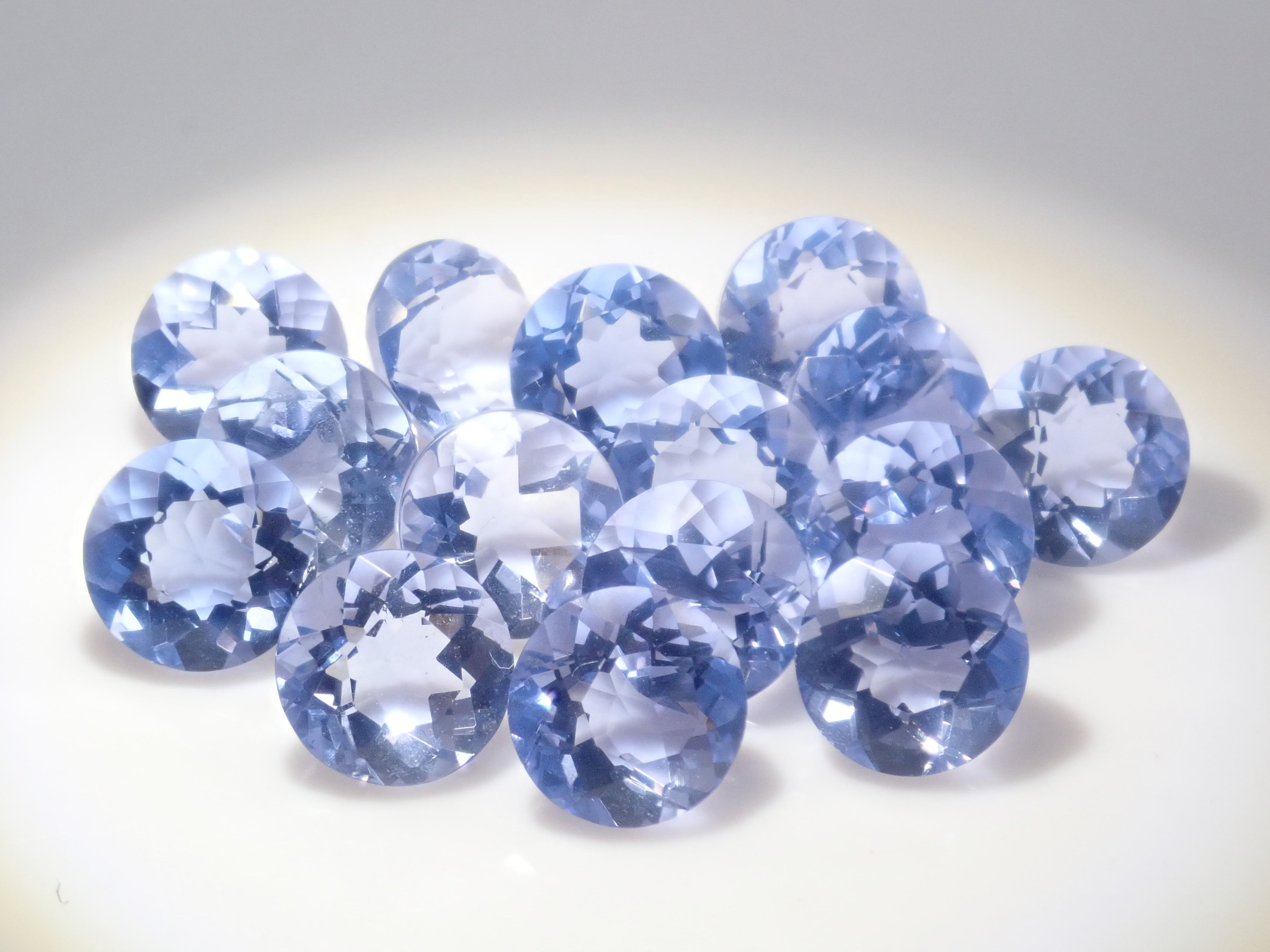 《Limited to 15 Stones》Fluorite Gacha including 2 Koshu-Kiseki-Kiriko stones (normally 49,800 yen) with 1 CC fluorite stone as a bonus《Multiple Purchase Discount Available》