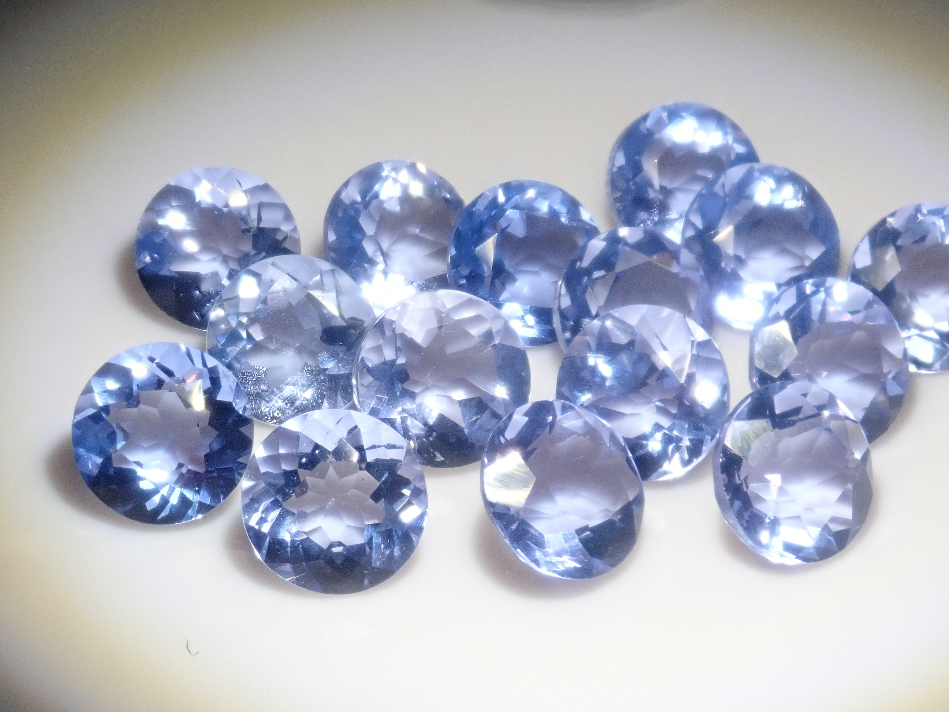 《Limited to 15 Stones》Fluorite Gacha including 2 Koshu-Kiseki-Kiriko stones (normally 49,800 yen) with 1 CC fluorite stone as a bonus《Multiple Purchase Discount Available》