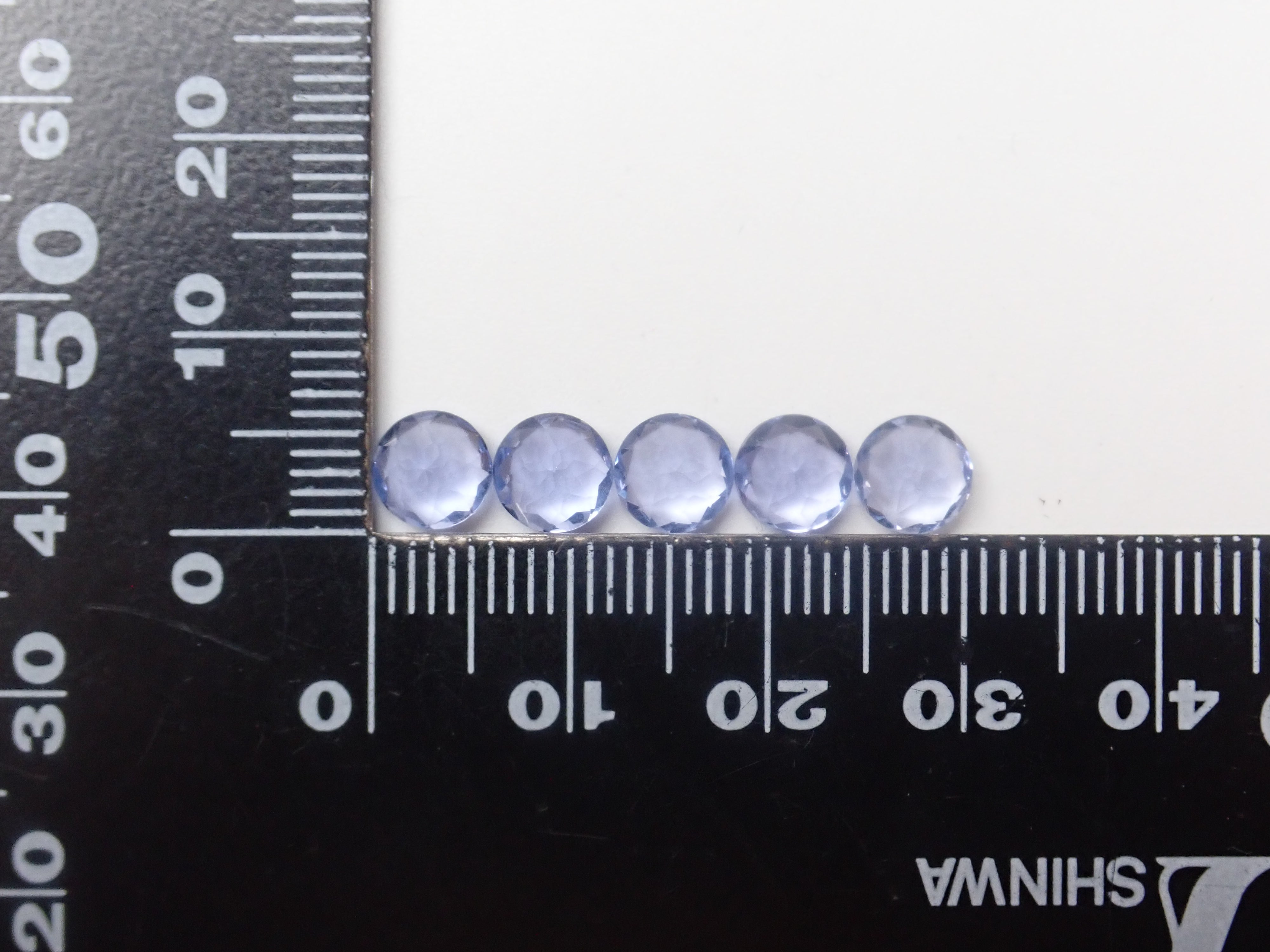 《Limited to 15 Stones》Fluorite Gacha including 2 Koshu-Kiseki-Kiriko stones (normally 49,800 yen) with 1 CC fluorite stone as a bonus《Multiple Purchase Discount Available》
