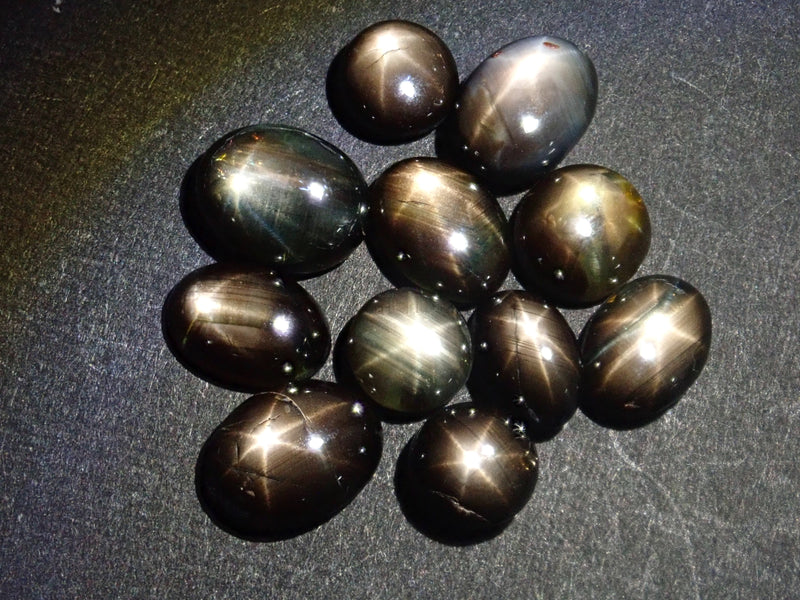 [On sale from 22:00 on 3/31] [Limited to 13 stones] 1 black star sapphire loose stone (including 2 8-line star sapphires) [Multiple purchase discounts available]