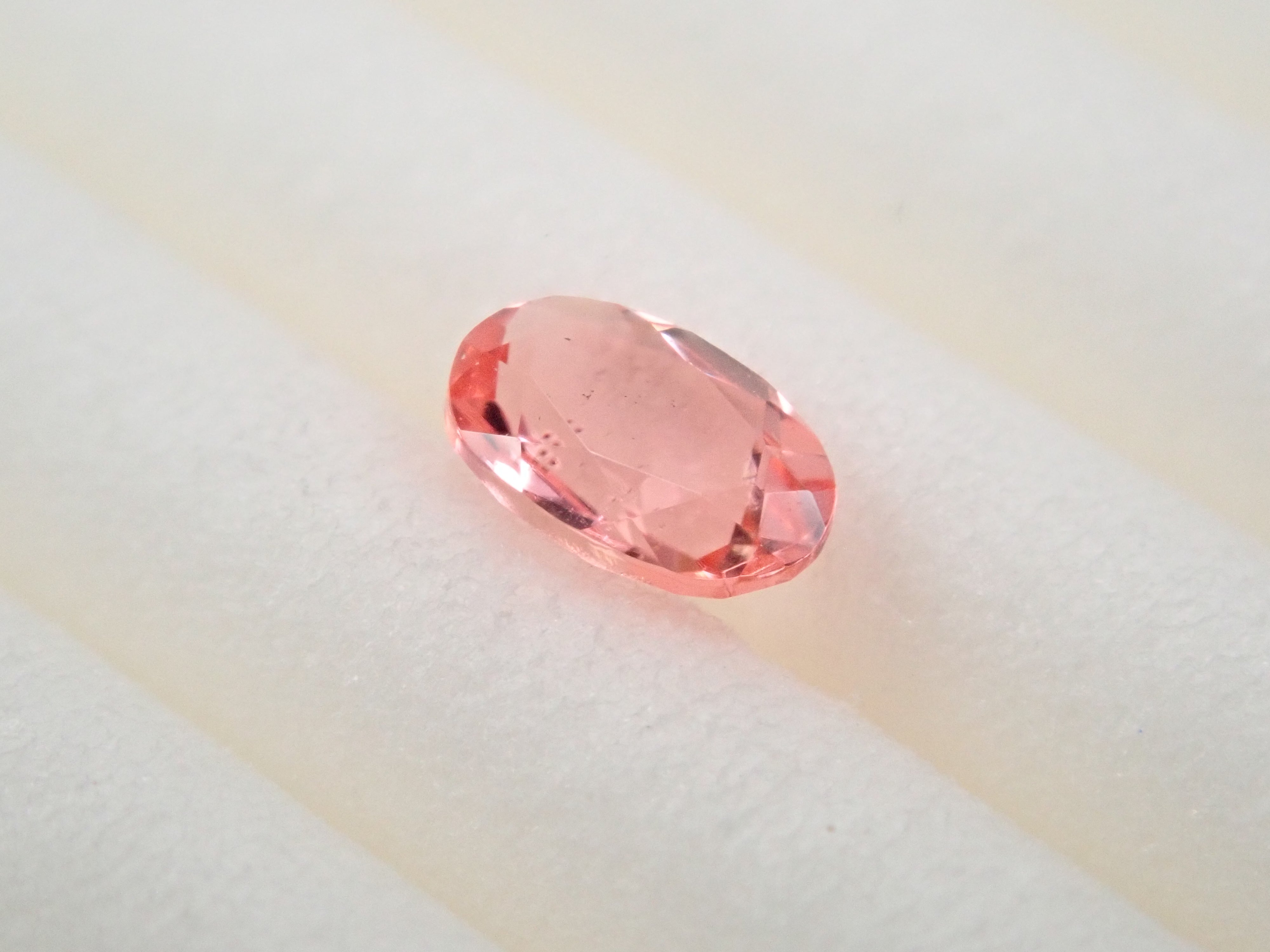 【12558576掲載】パキスタン産ヴェイリネナイト 0.150ctルース