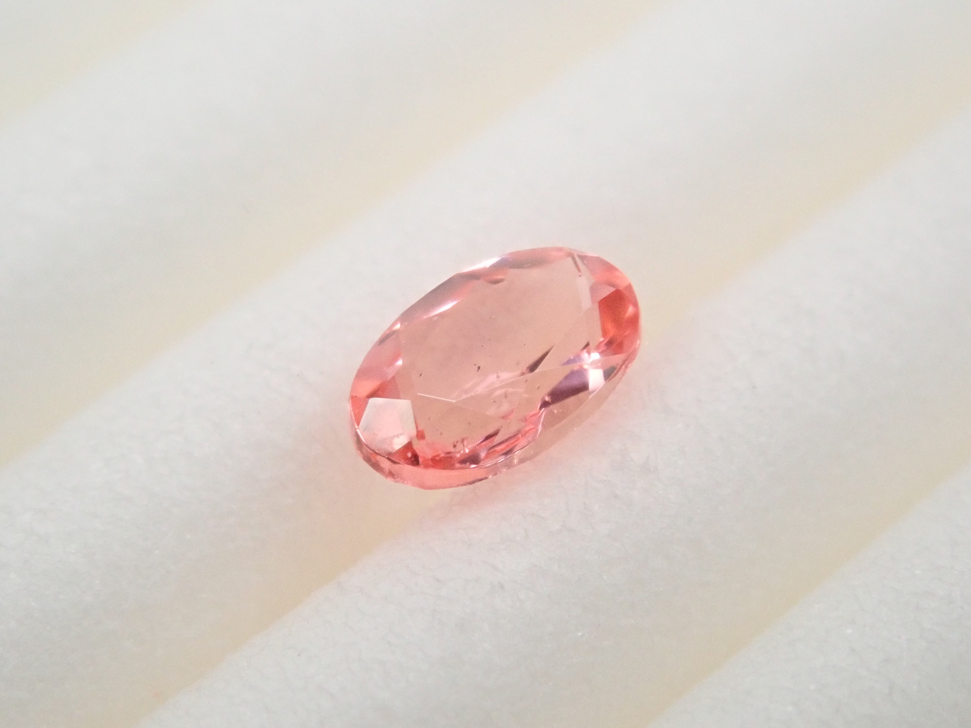 【12558576掲載】パキスタン産ヴェイリネナイト 0.150ctルース