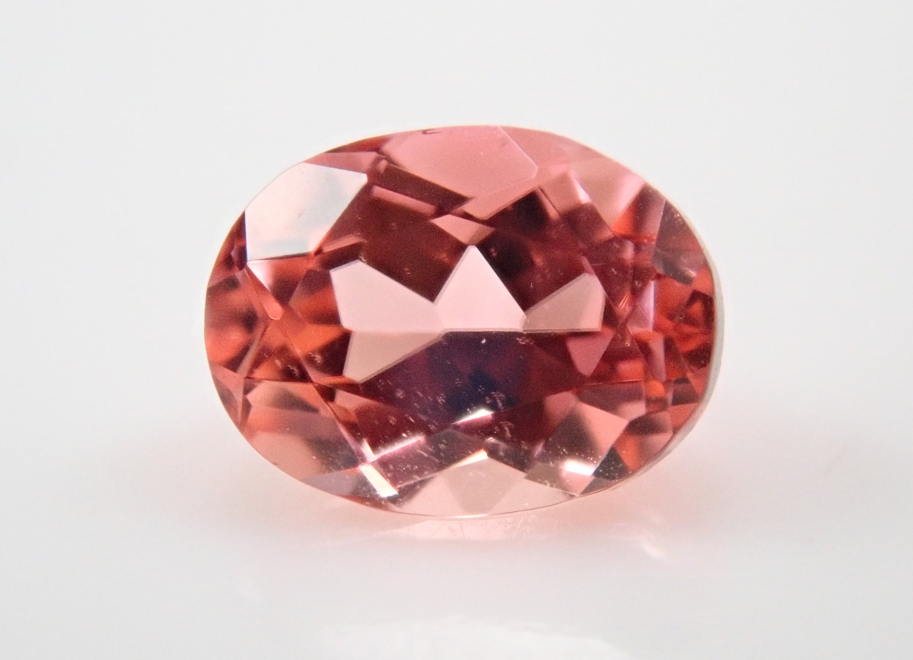 ヴェイリネナイト　超希少宝石鉱物標本 蓮の花のような稀産のレアストーン、ヴェイリネナイトについて