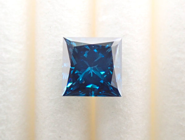 實驗室培育藍鑽（合成藍鑽）0.380 克拉裸鑽（深彩深藍，VVS-2）