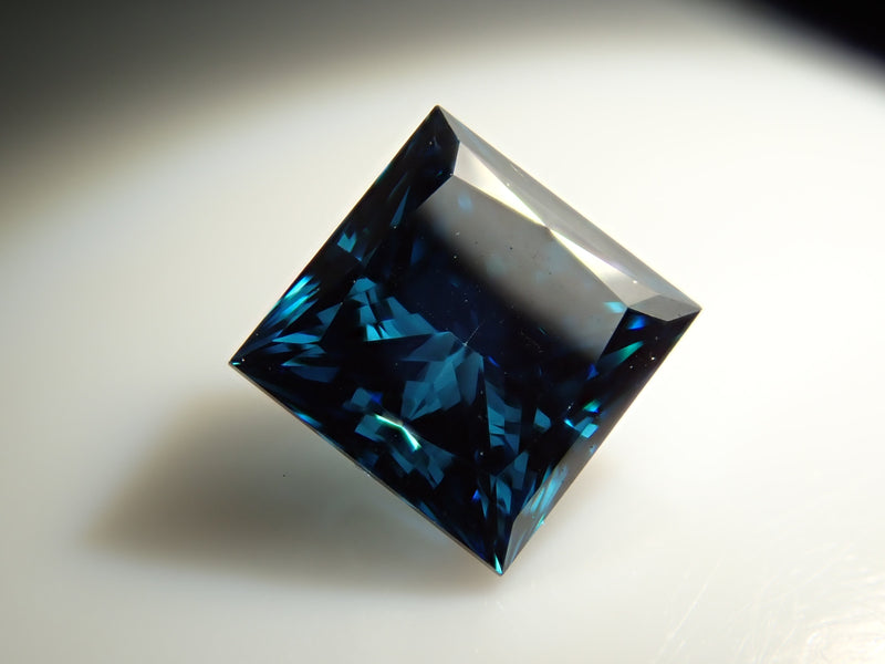 ラボグロウンダイヤモンド（合成ダイヤモンド） 0.380ctルース(FANCY DEEP BLUE, VVS-2)