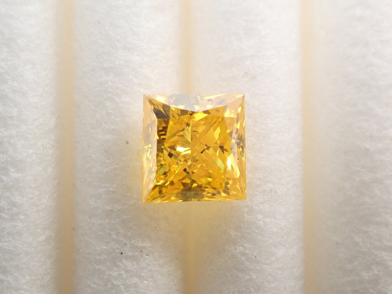 ラボグロウンダイヤモンド（合成ダイヤモンド） 0.290ctルース(FANCY INTENSE YELLOW, VVS-2)