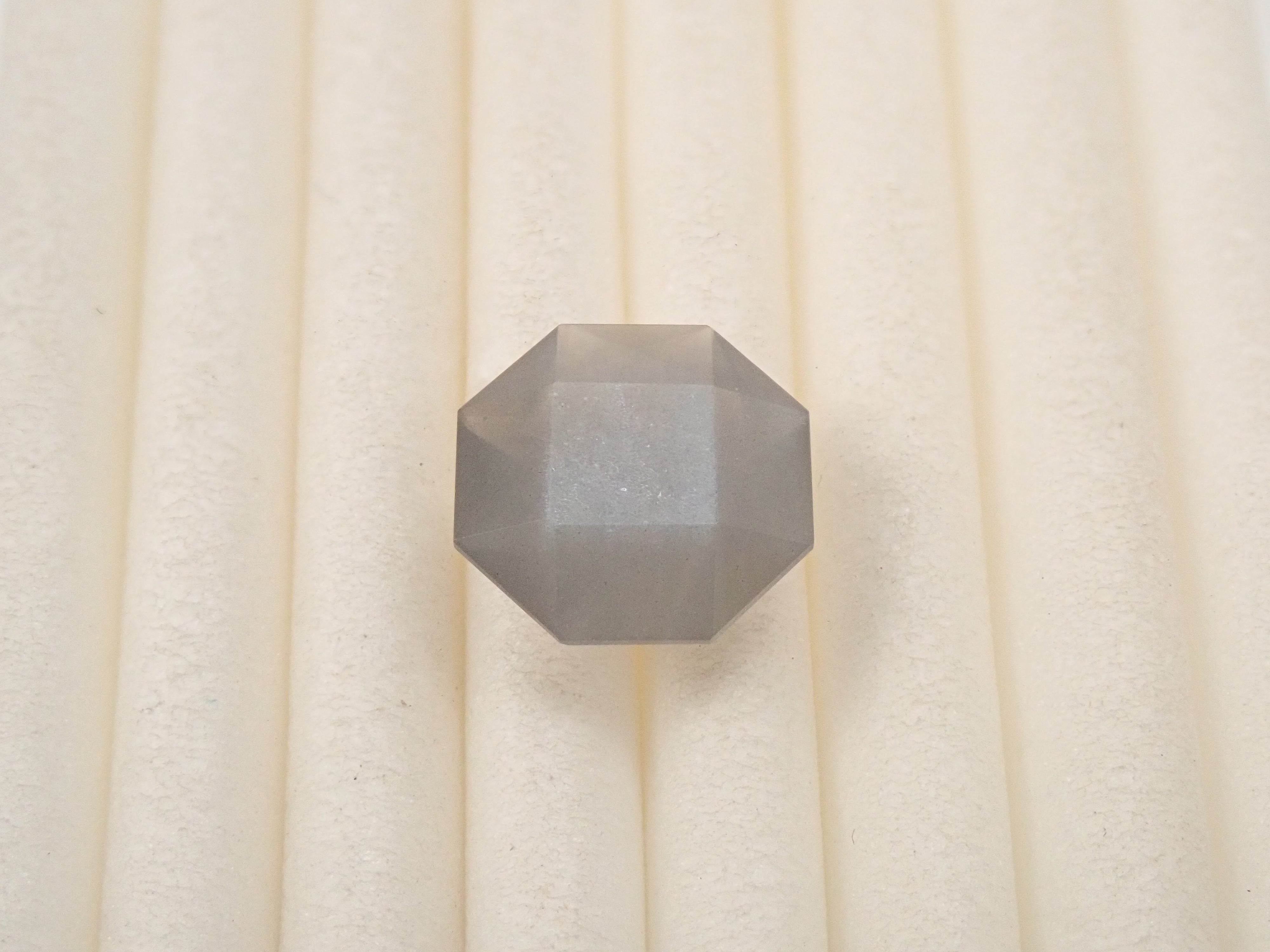 【12562104掲載】ブラックムーンストーン 1.871ctルース