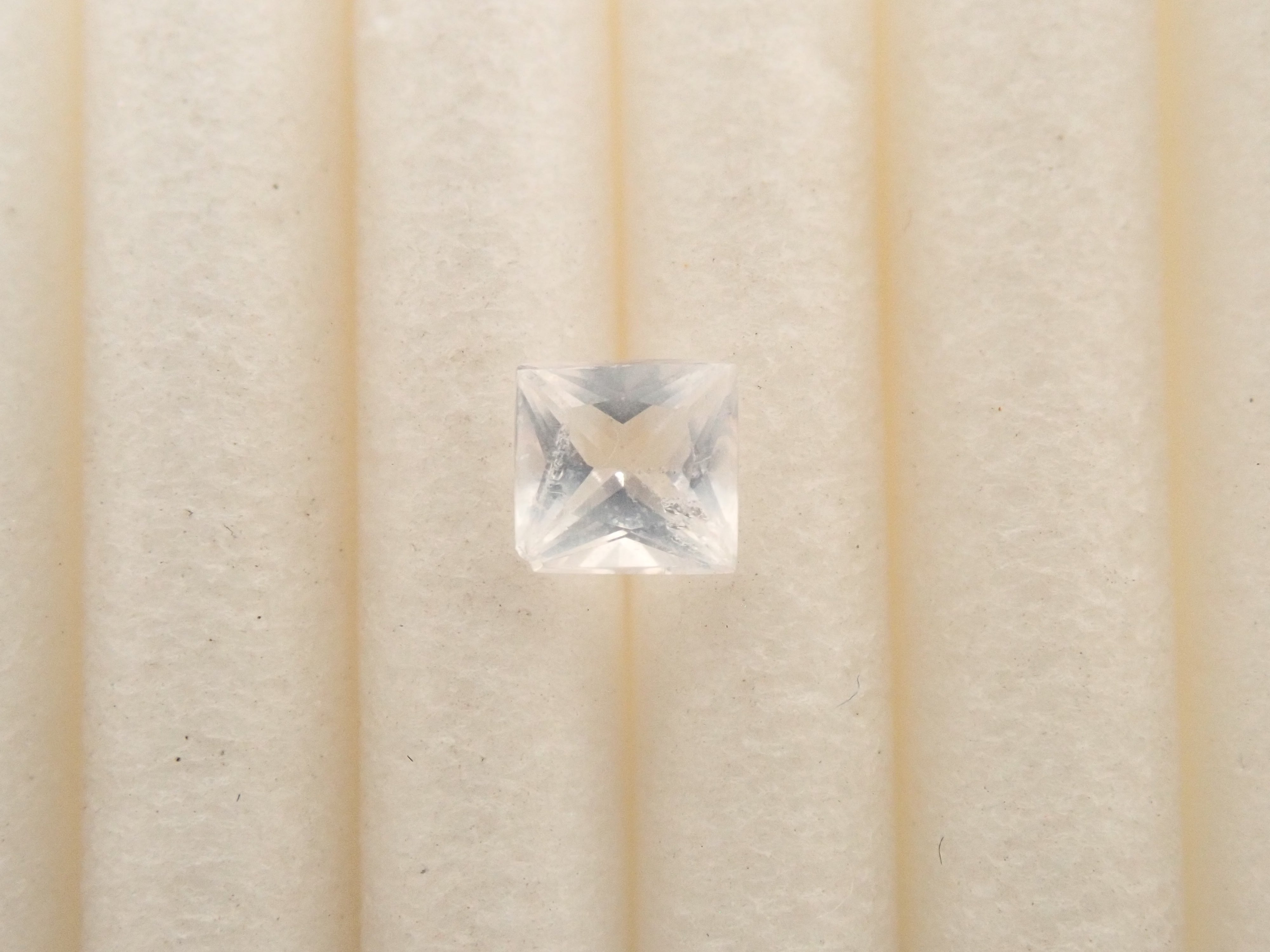 メキシコ産メキシコ産ニフォントバイト 0.151ctルース