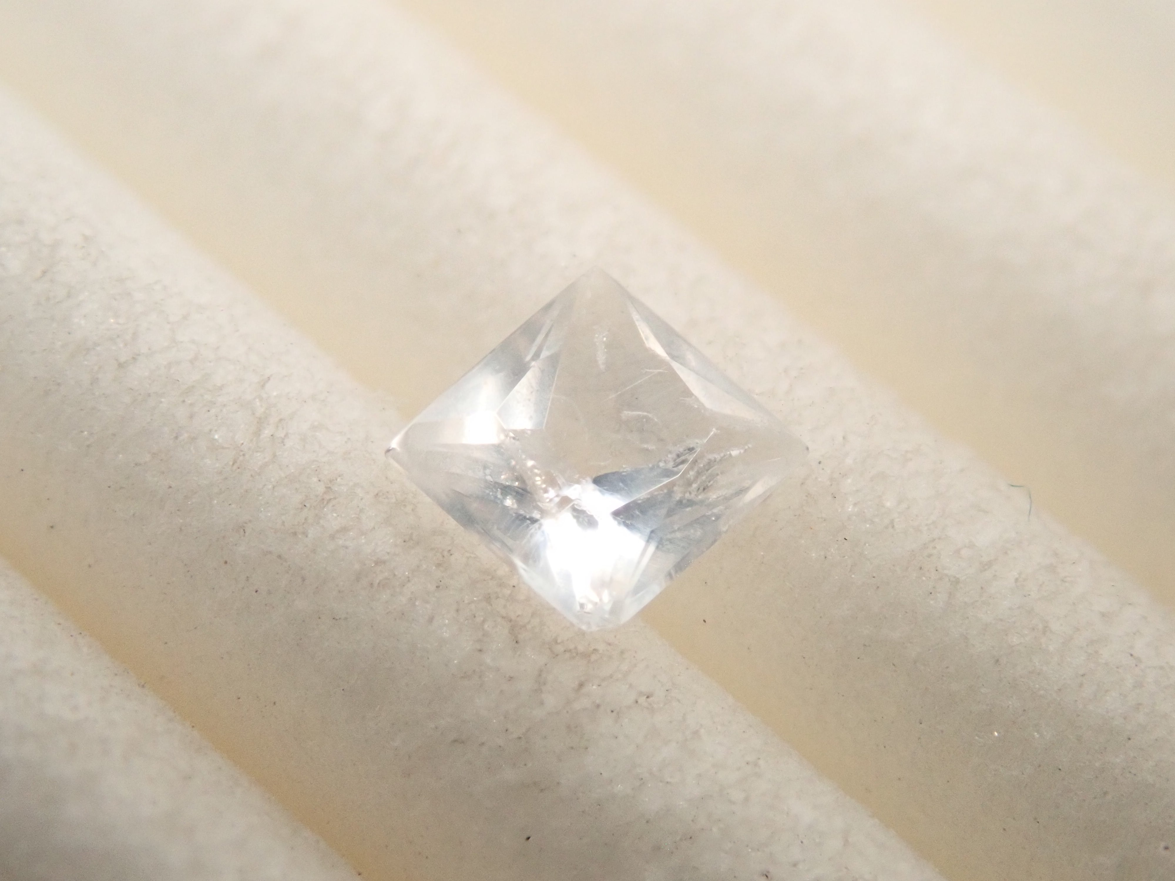 メキシコ産メキシコ産ニフォントバイト 0.151ctルース