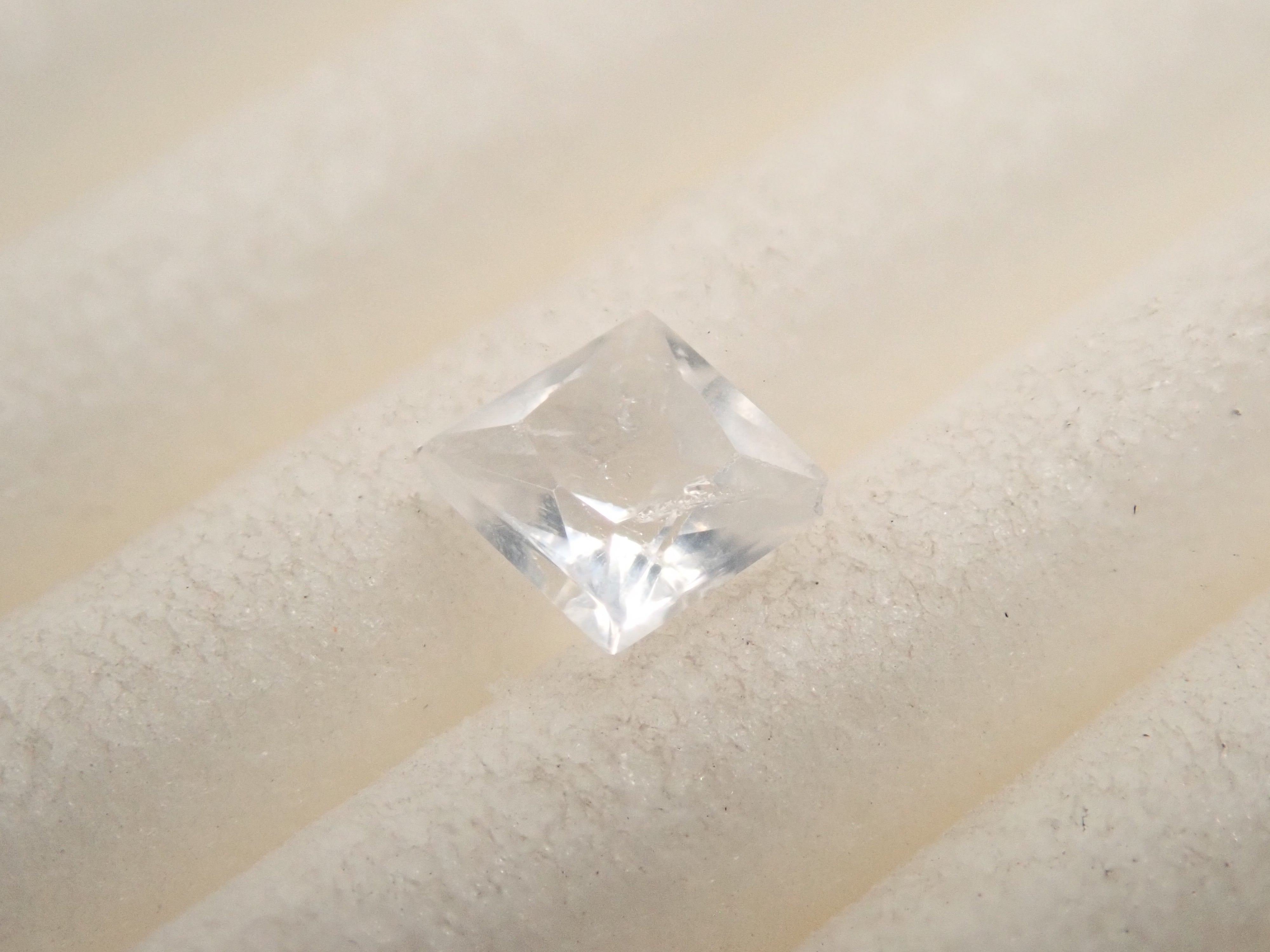 メキシコ産メキシコ産ニフォントバイト 0.151ctルース