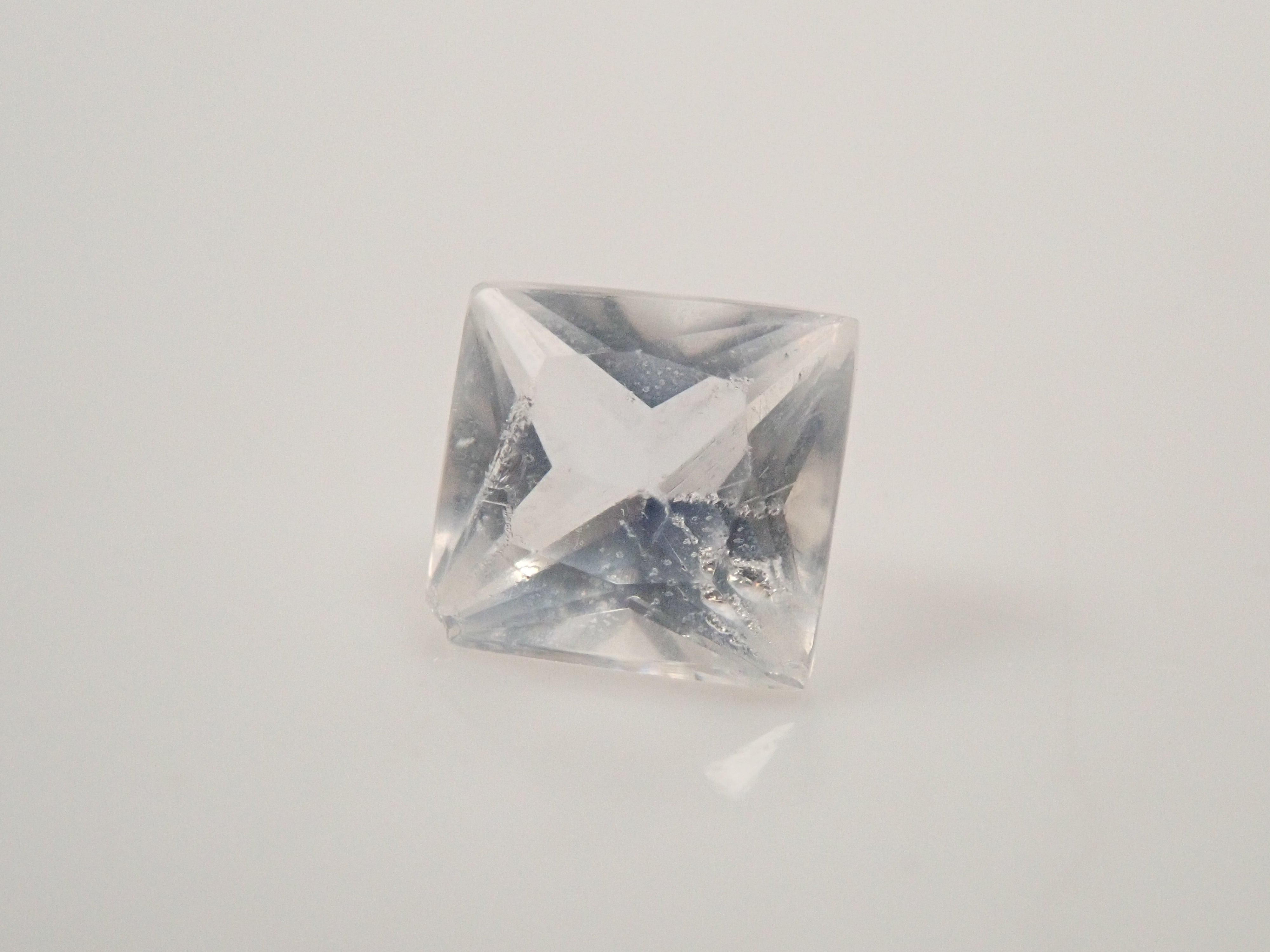 メキシコ産メキシコ産ニフォントバイト 0.151ctルース