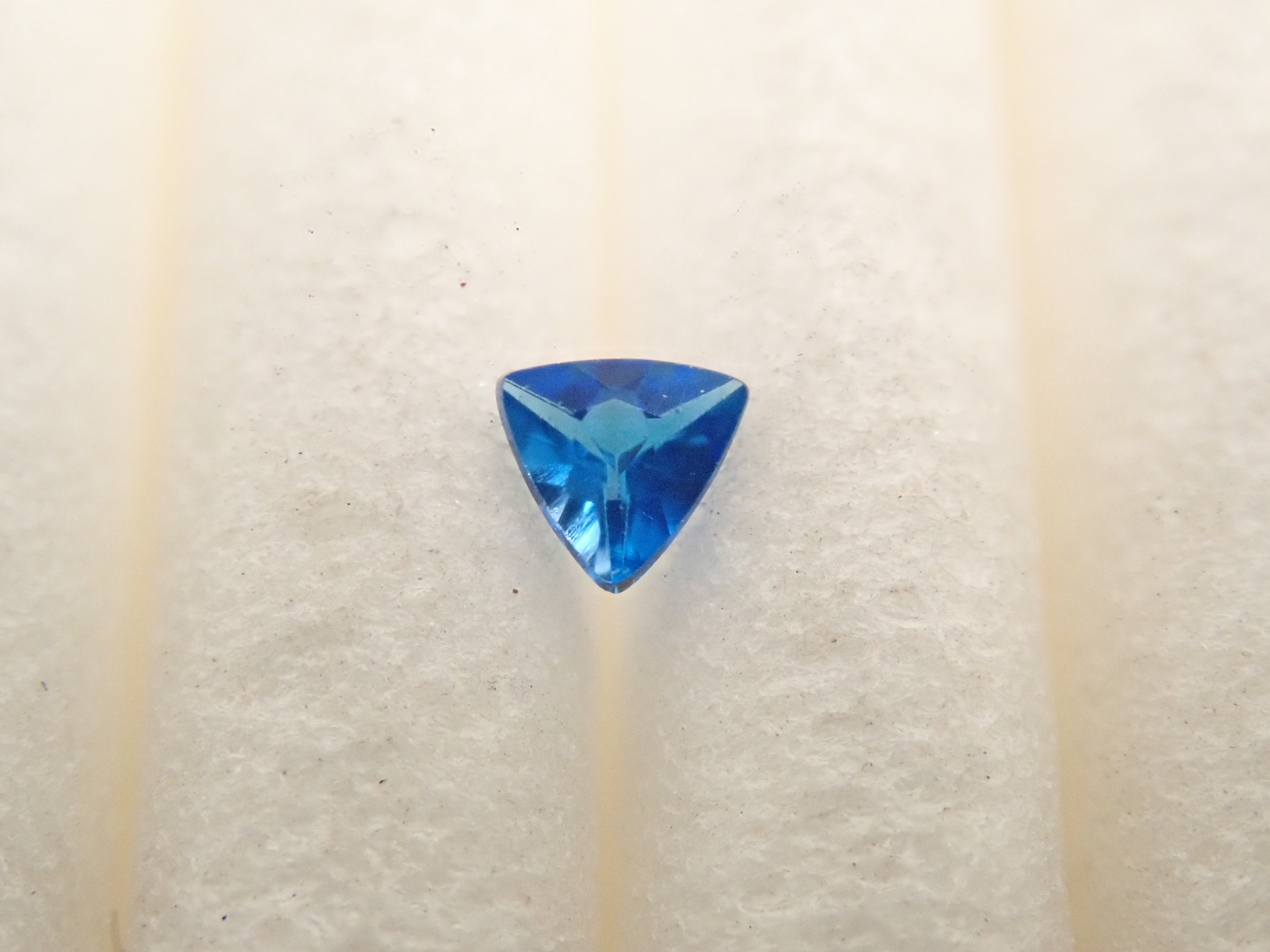 【12562387掲載】ラズライト（天藍石） 0.030ctルース