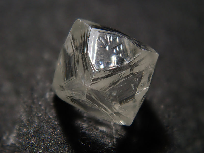 ダイヤモンド原石（ソーヤブル） 0.610ct原石（トライゴン）
