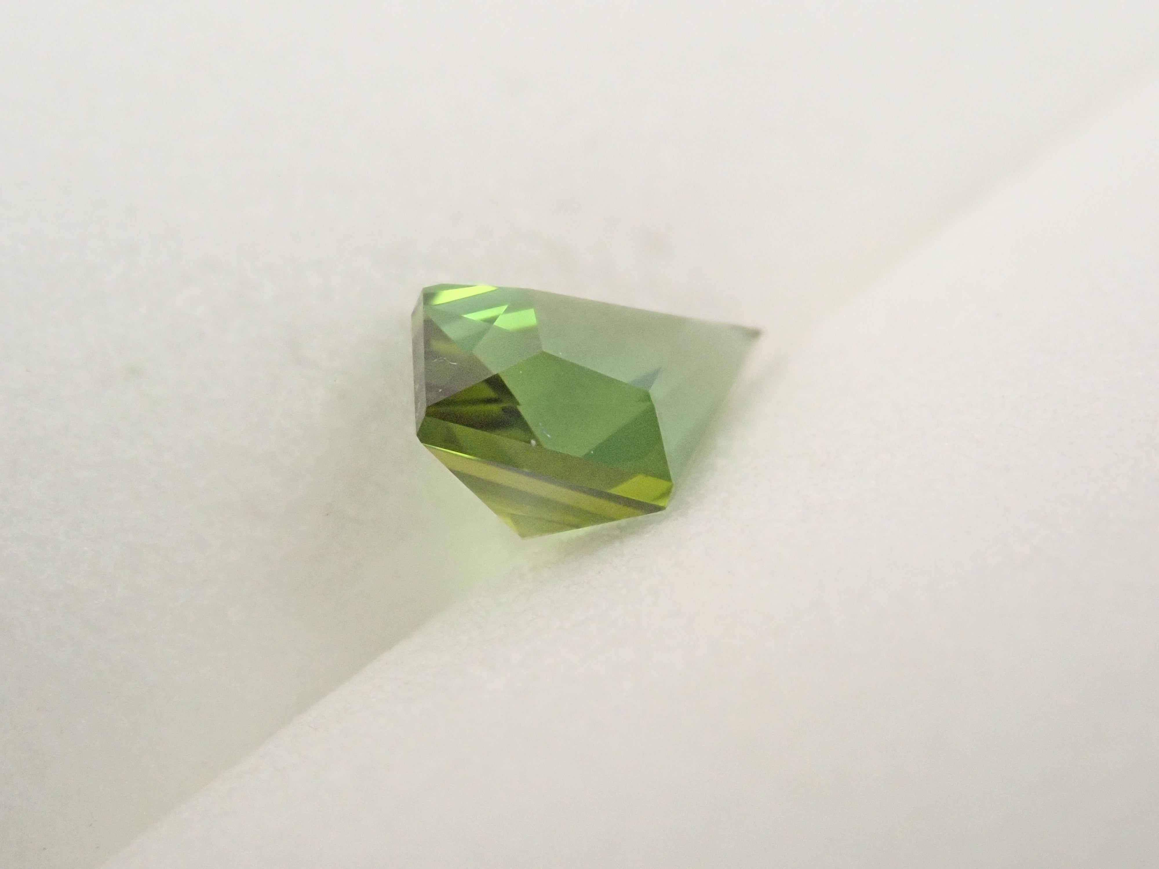 ブラジル産グリーントルマリン 0.596ctルース