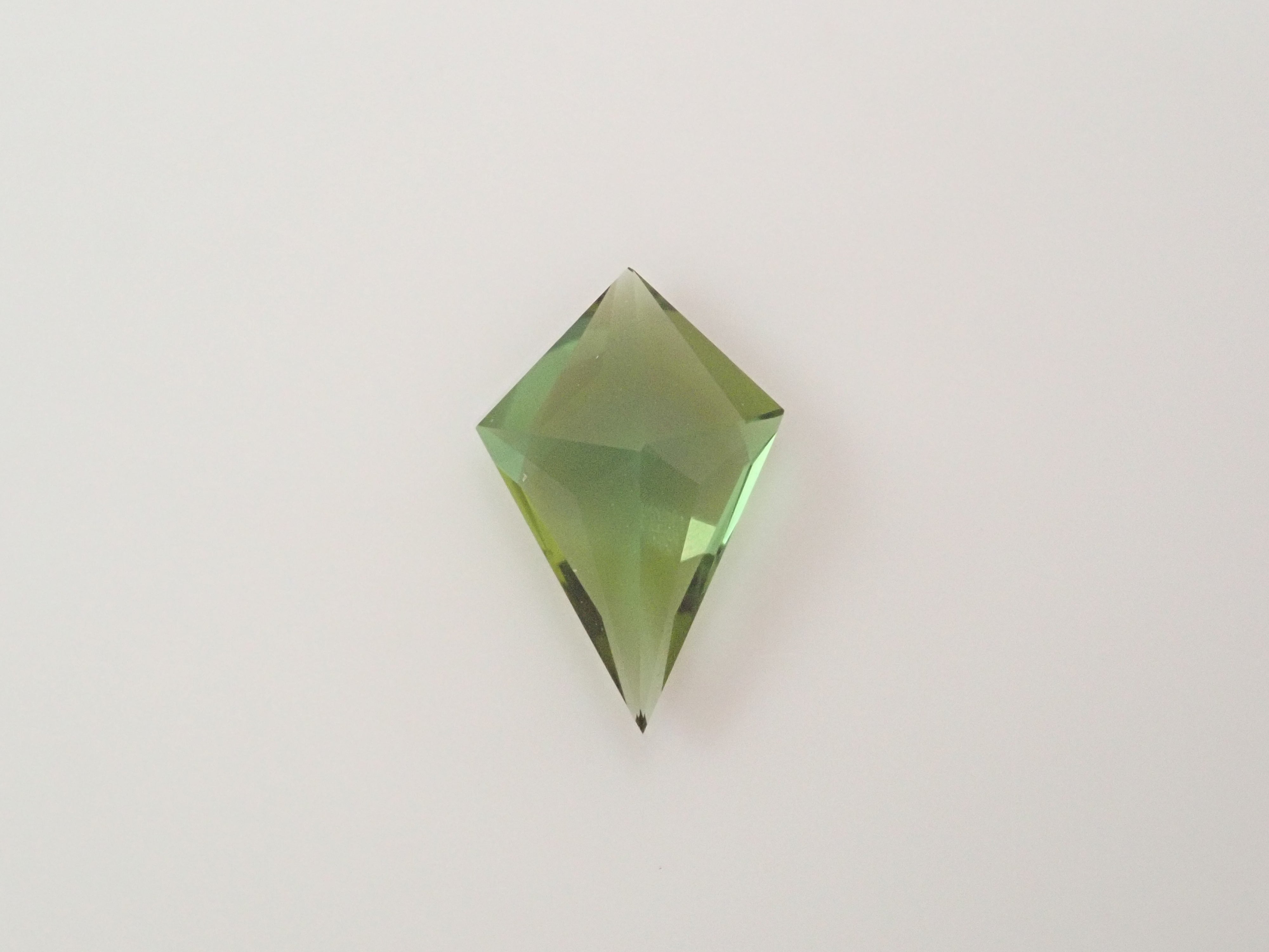 ブラジル産グリーントルマリン 0.596ctルース