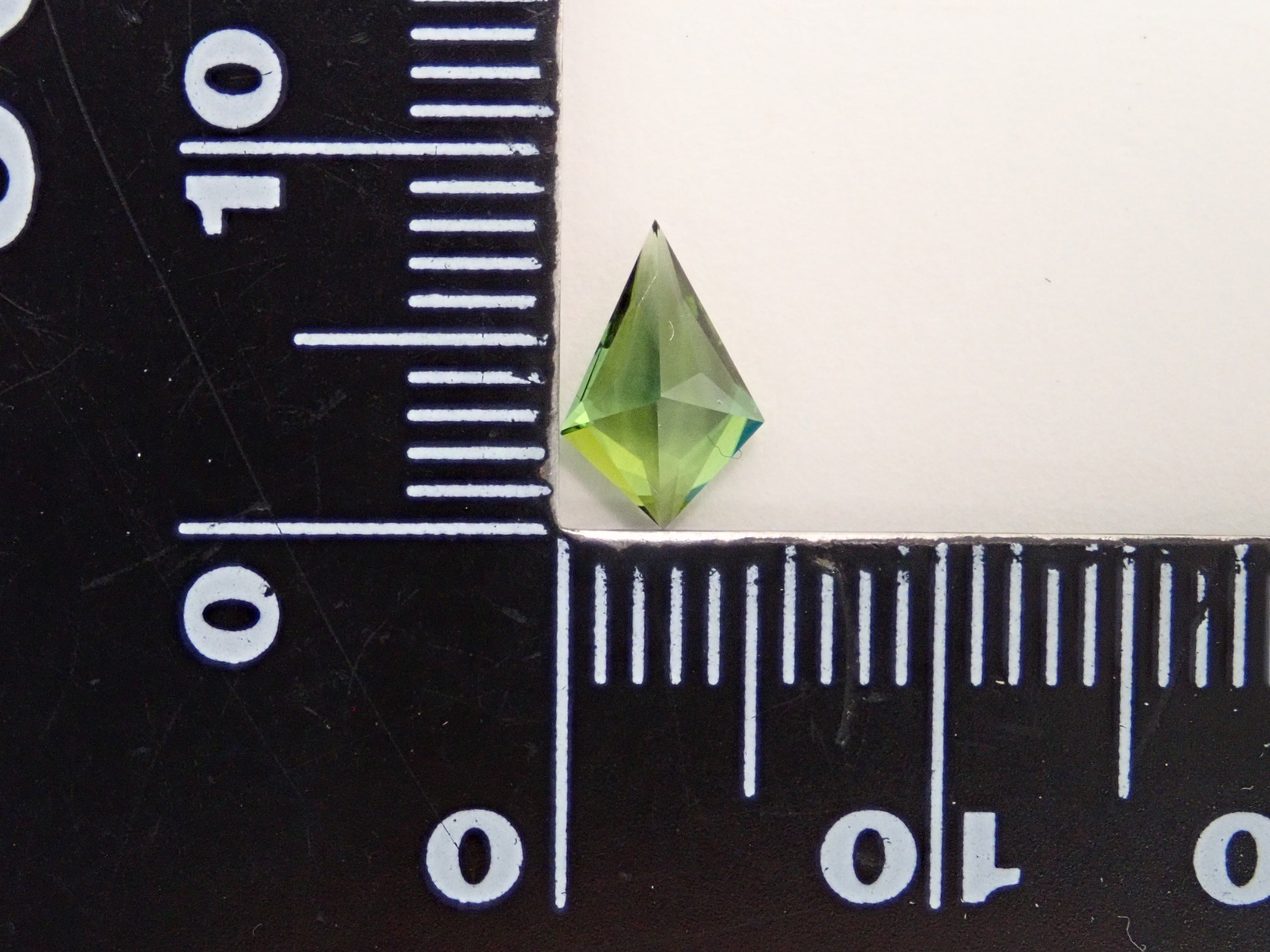 ブラジル産グリーントルマリン 0.596ctルース