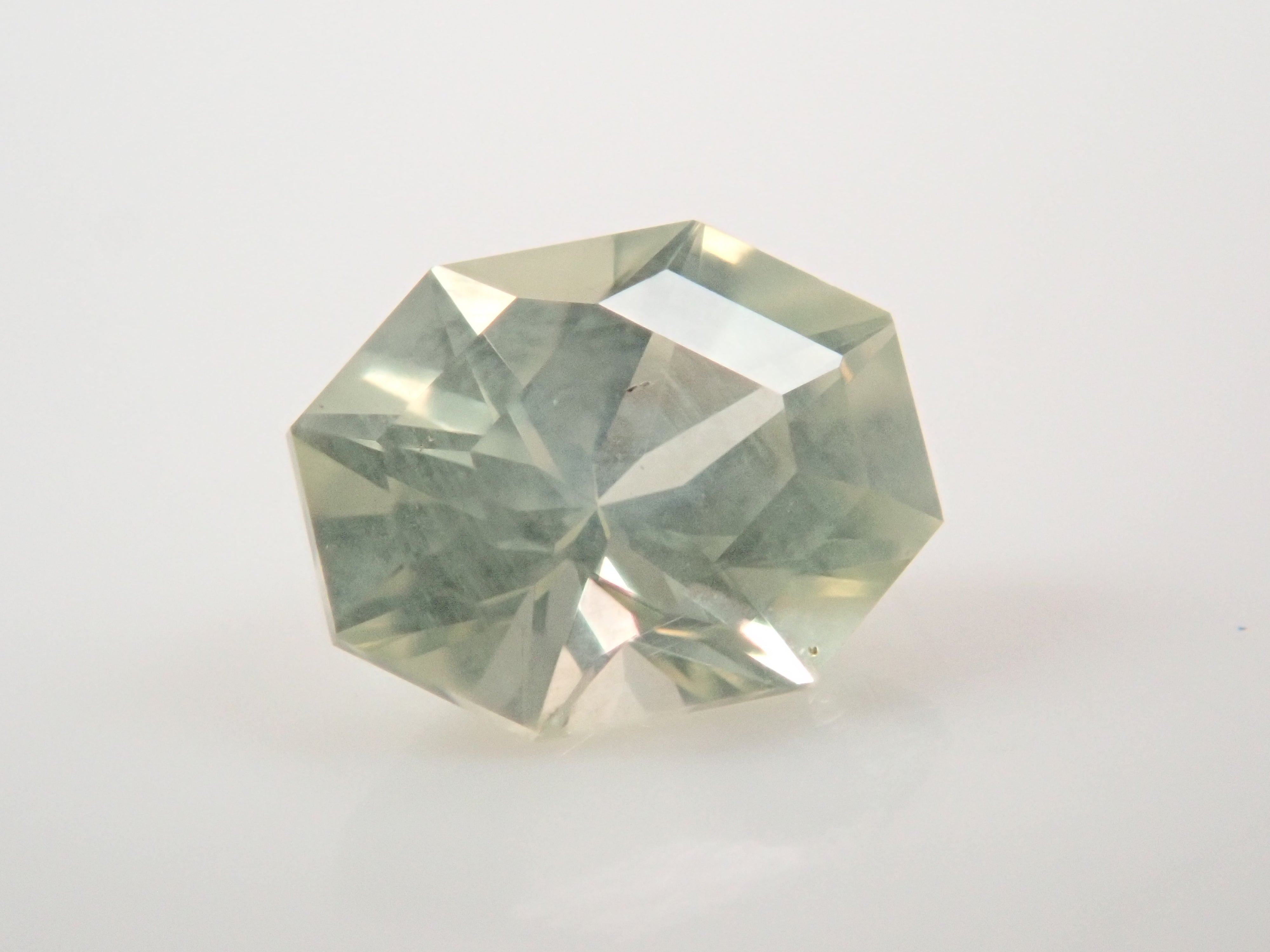 【12552988掲載】タンザニア産イエローサファイア 0.281ctルース