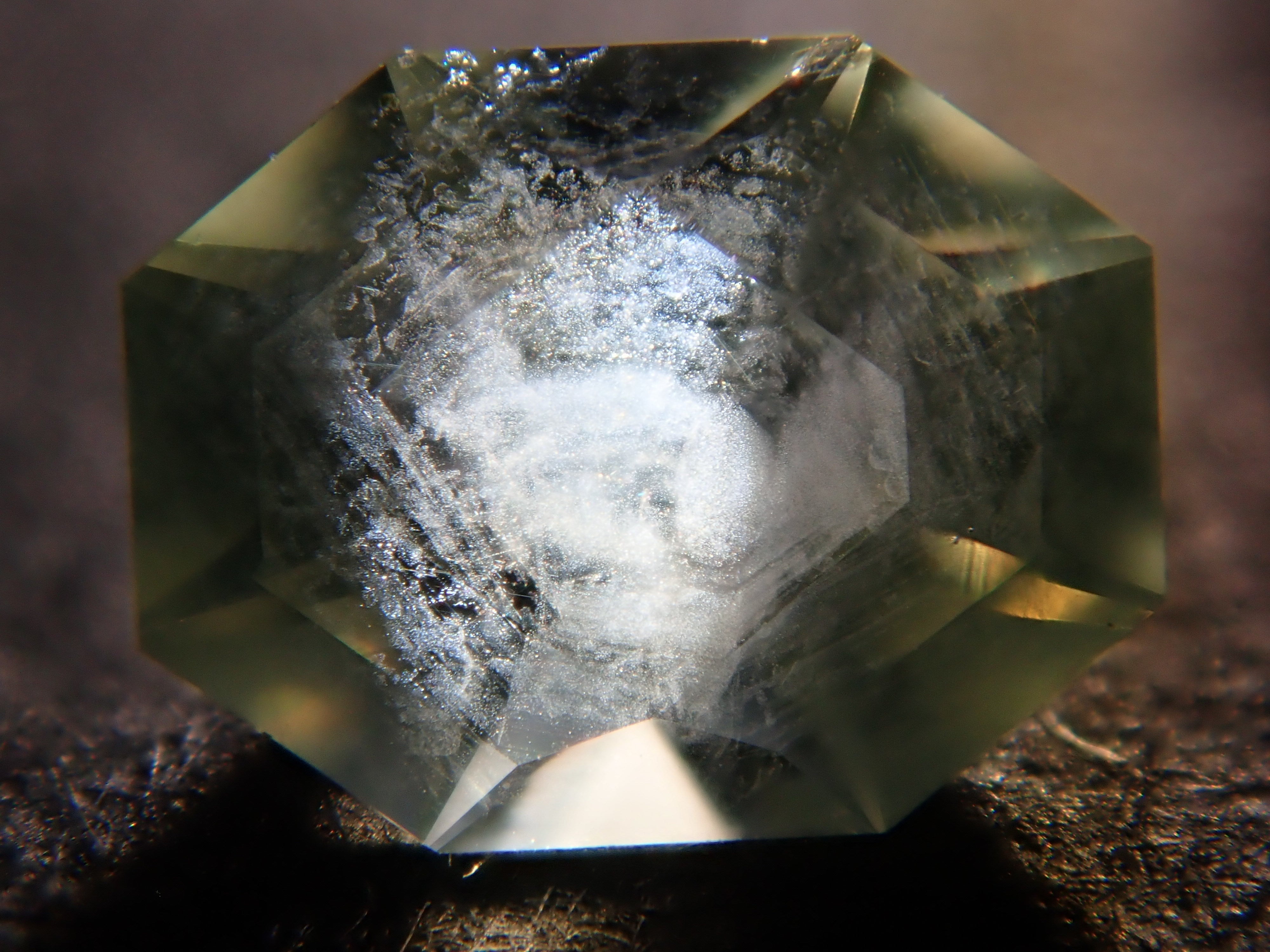 【12552988掲載】タンザニア産イエローサファイア 0.281ctルース