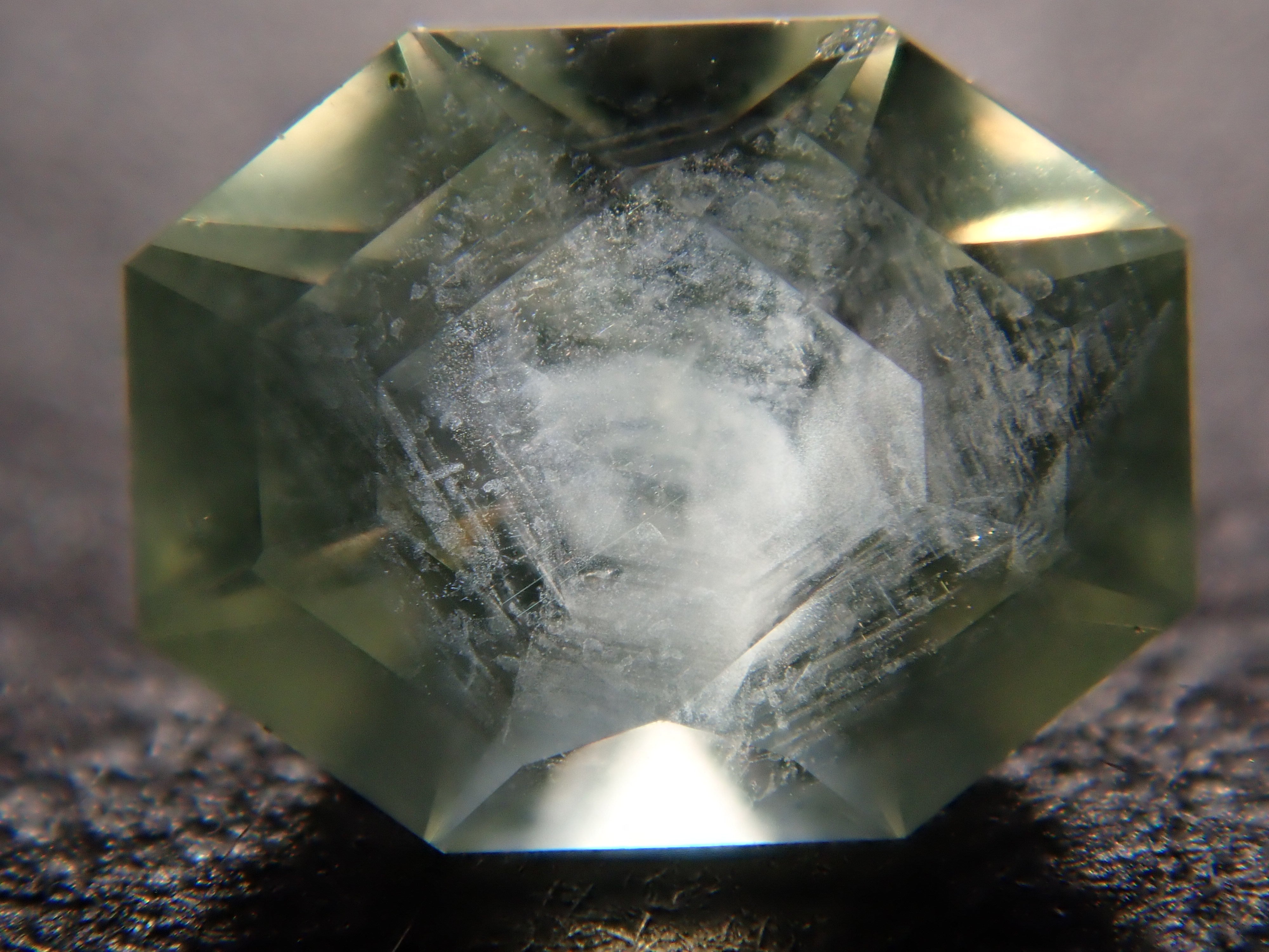 【12552988掲載】タンザニア産イエローサファイア 0.281ctルース