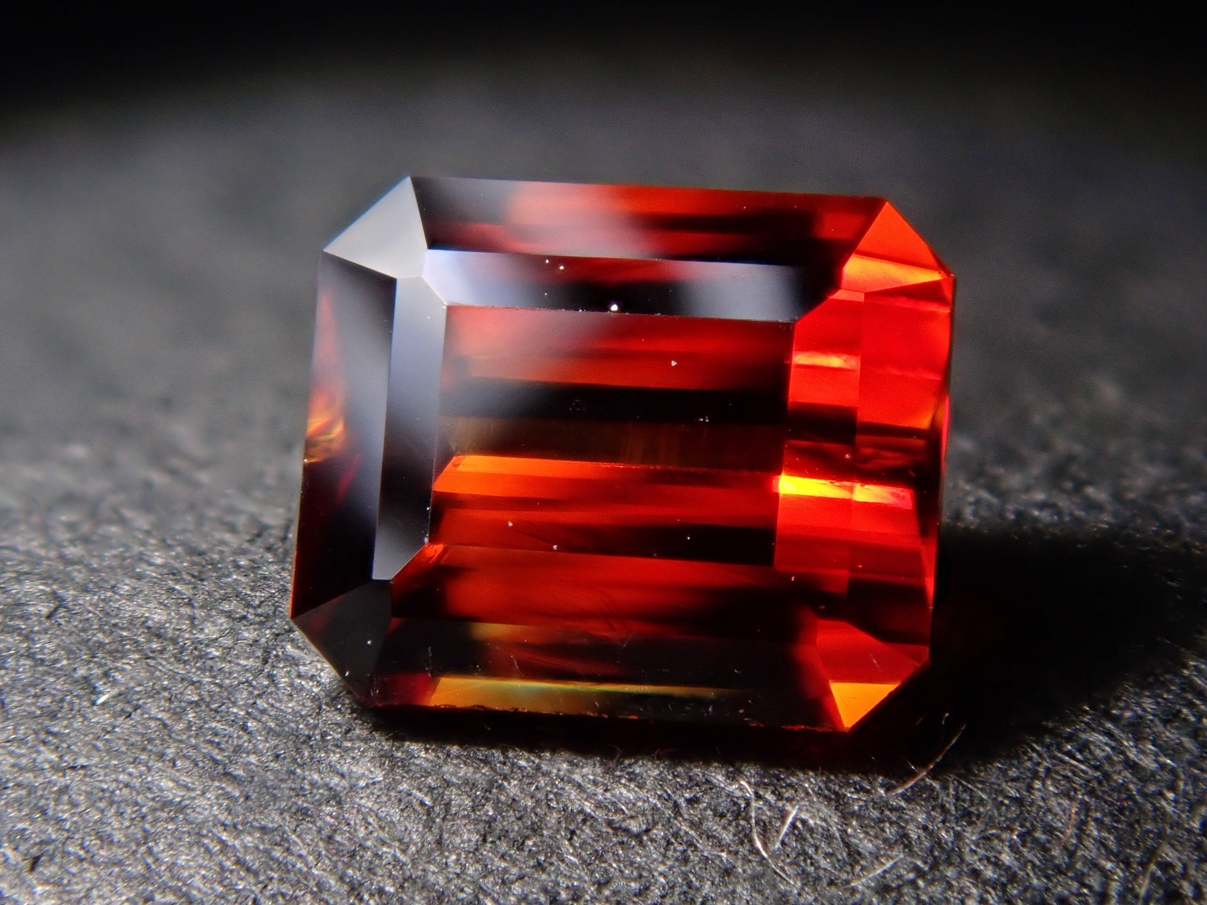 【12562588掲載】キャシテライト 0.868ctルース