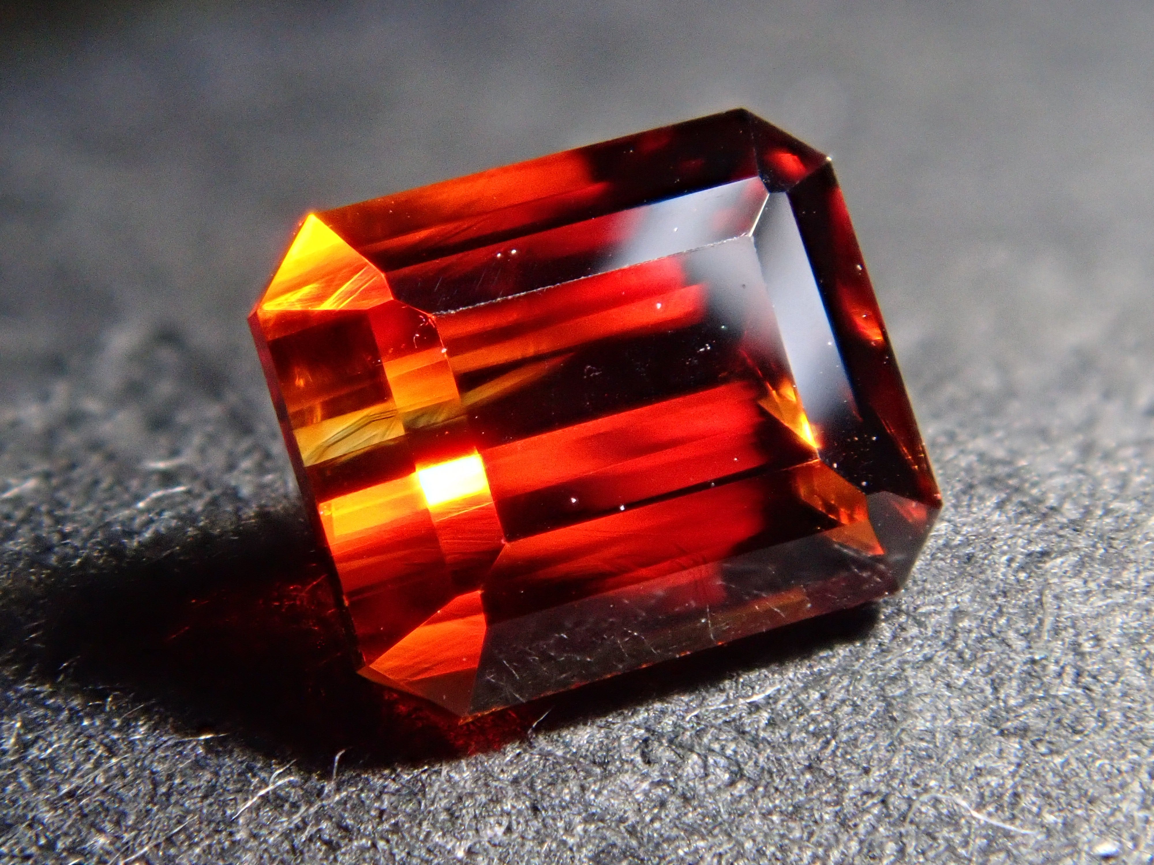 【12562588掲載】キャシテライト 0.868ctルース