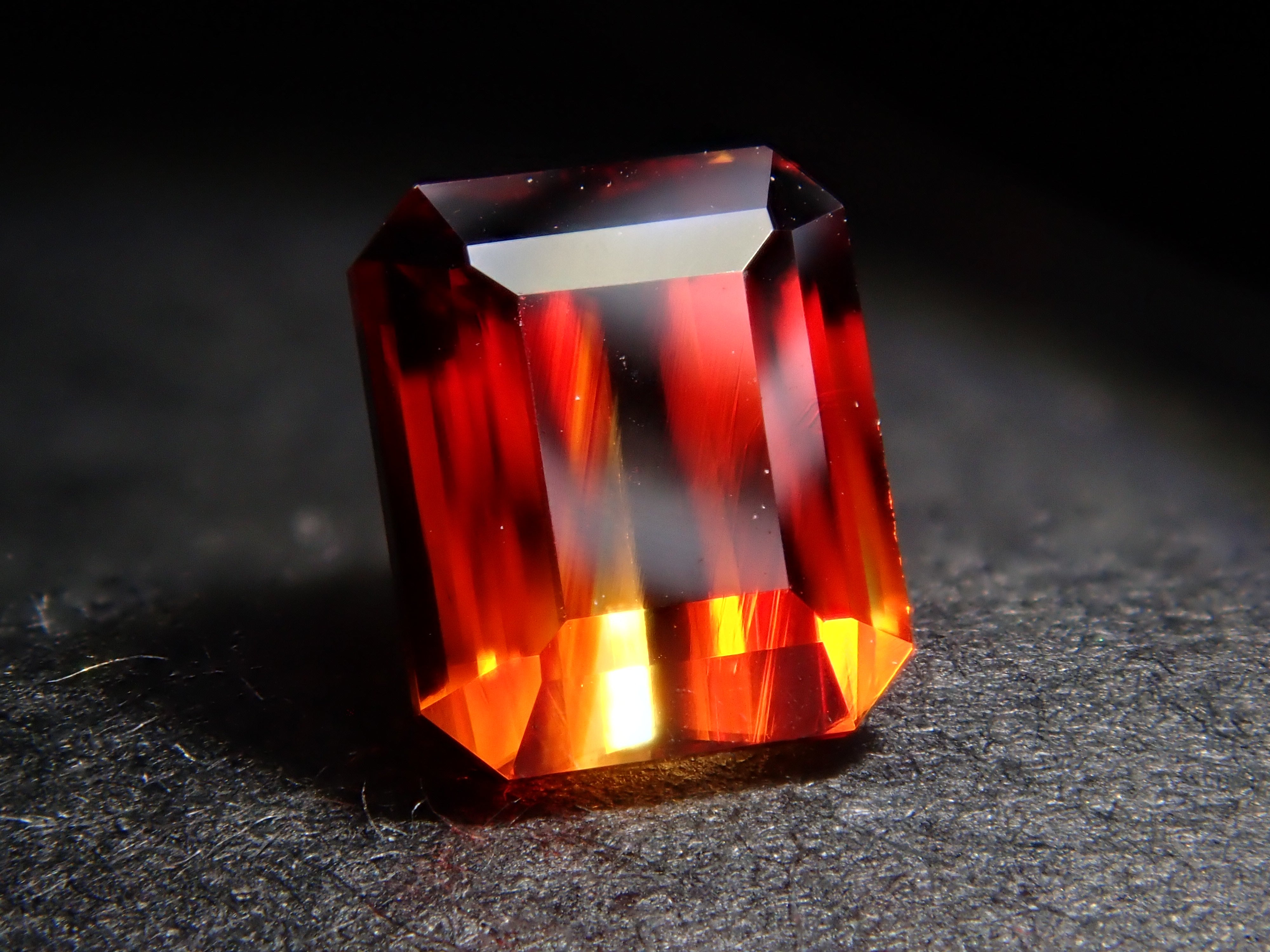 【12562588掲載】キャシテライト 0.868ctルース