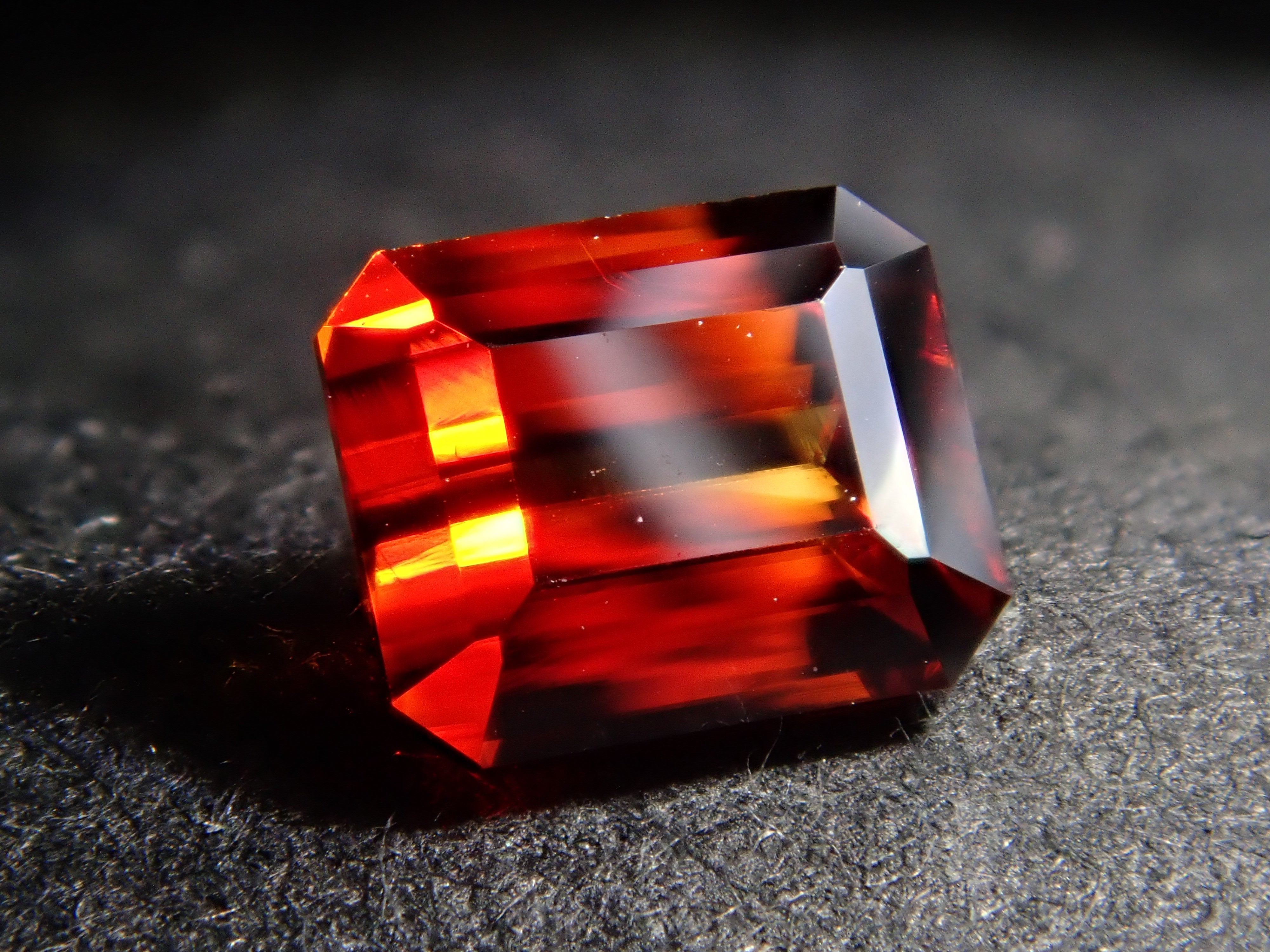 【12562588掲載】キャシテライト 0.868ctルース