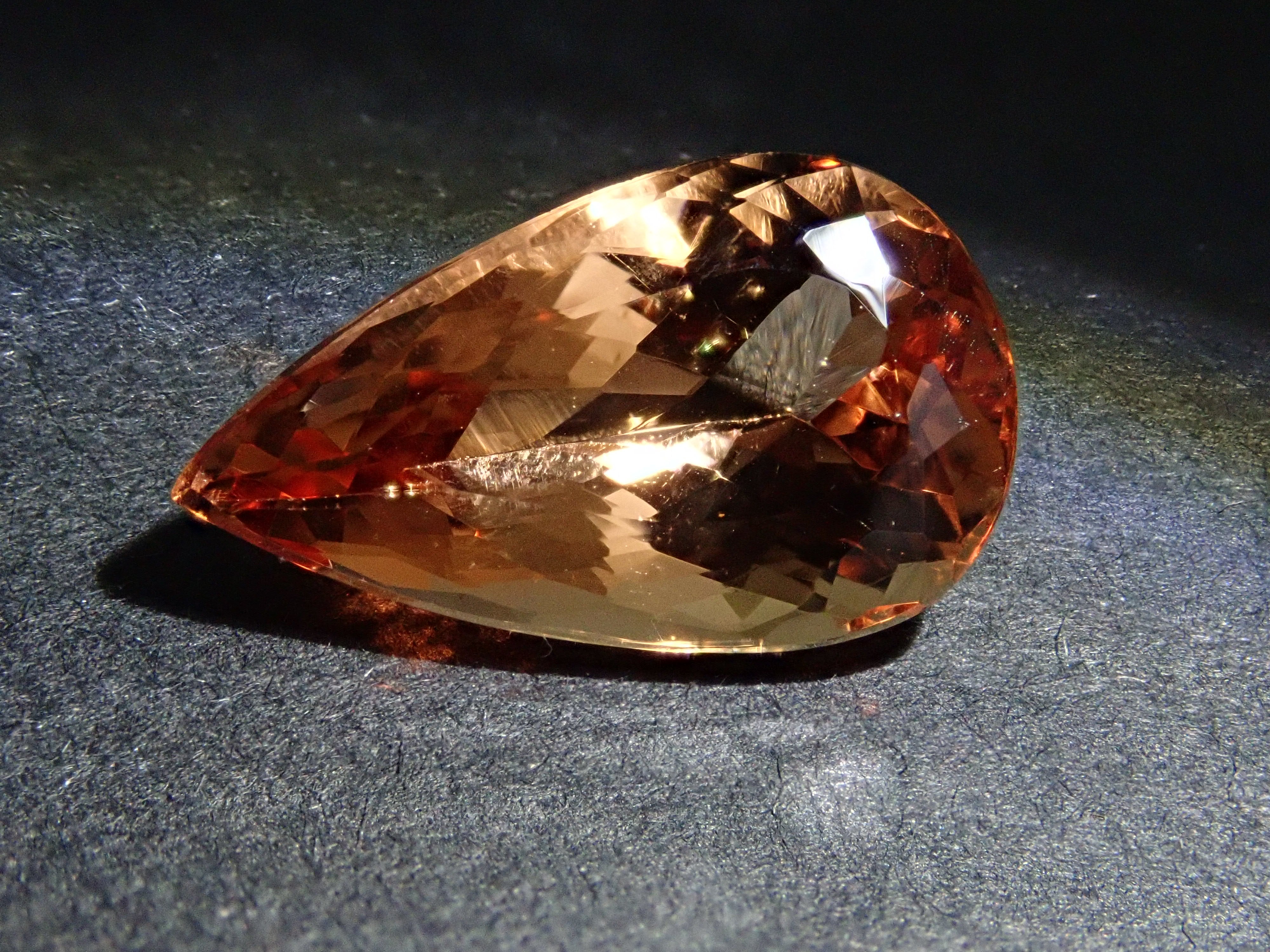 【12562595掲載】ブラジル産インペリアルトパーズ 3.999ctルース