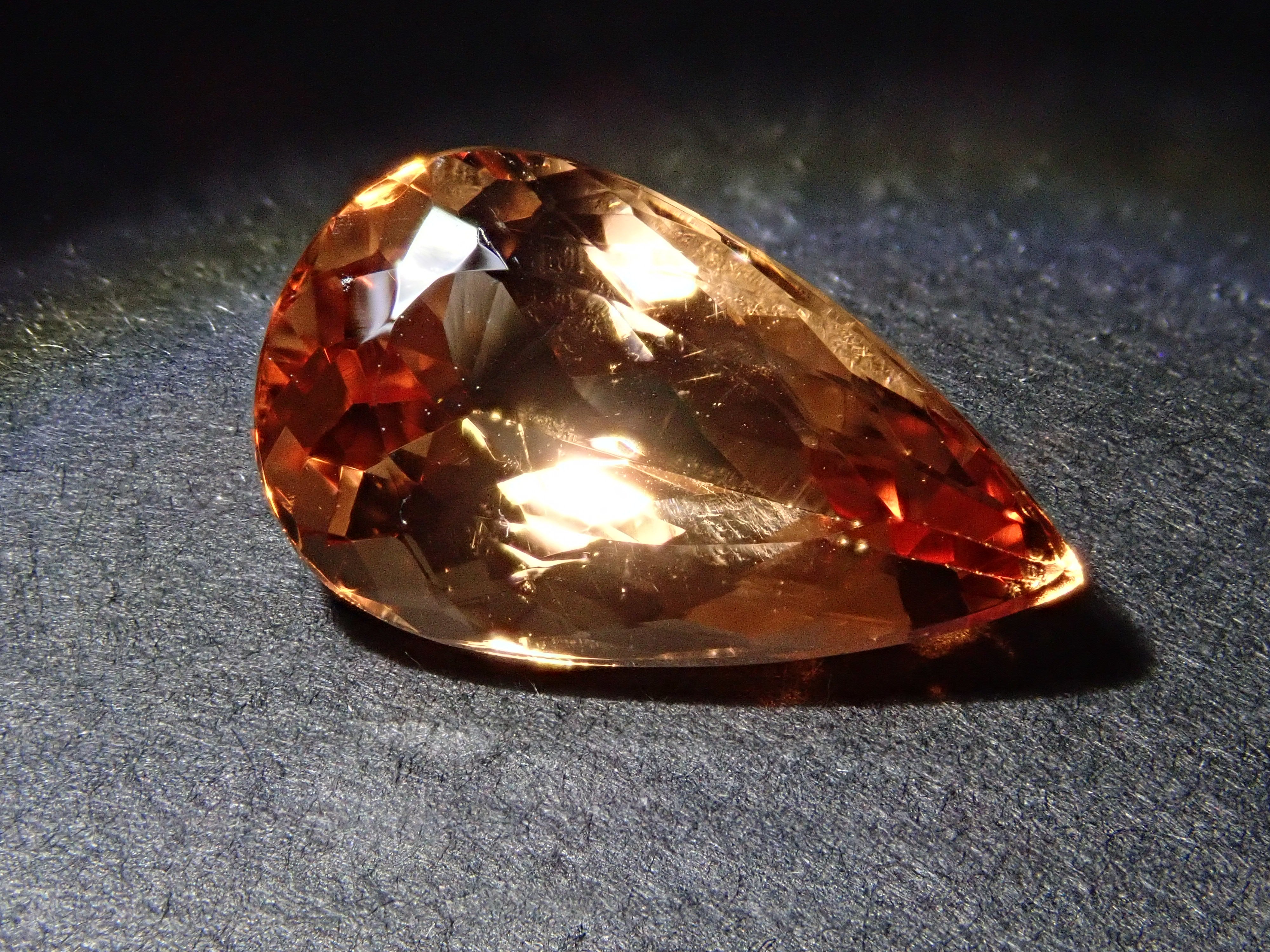 【12562595掲載】ブラジル産インペリアルトパーズ 3.999ctルース