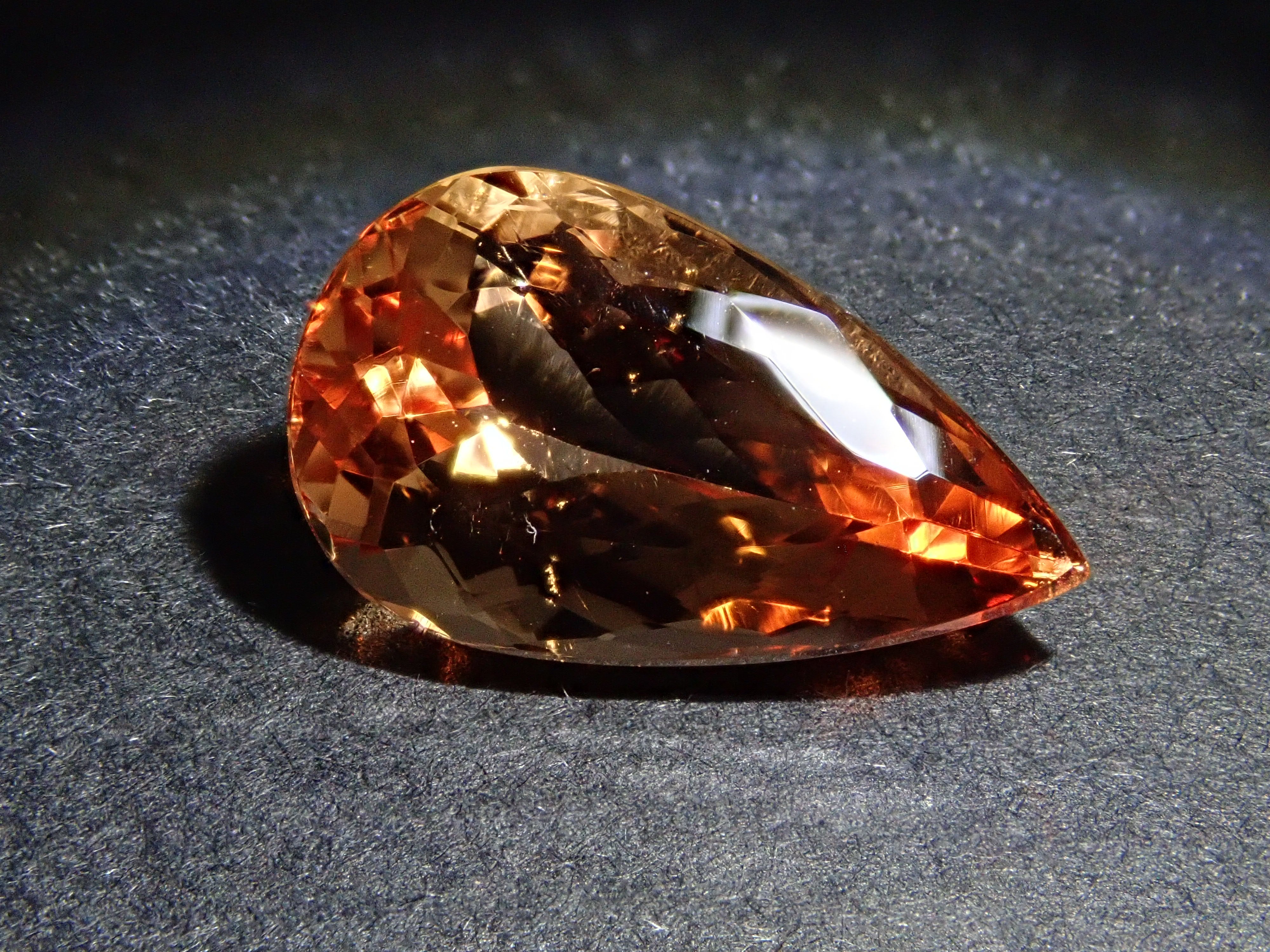 【12562595掲載】ブラジル産インペリアルトパーズ 3.999ctルース